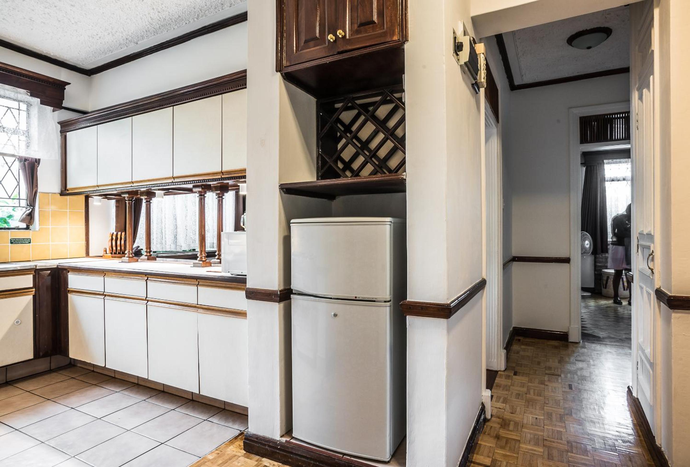 One-Bedroom Apartment - Photo 6