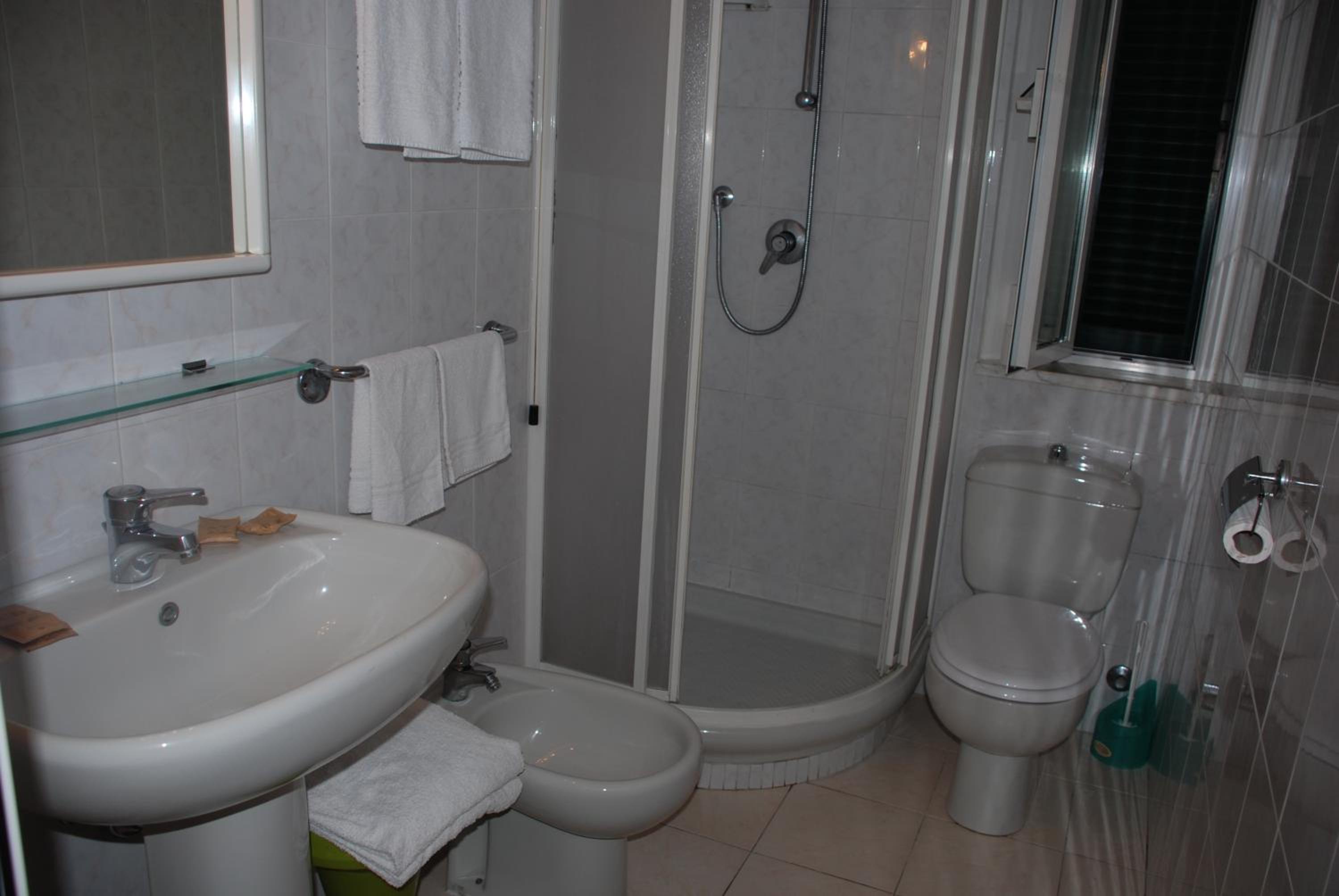 Double or Twin Room - Photo 1
