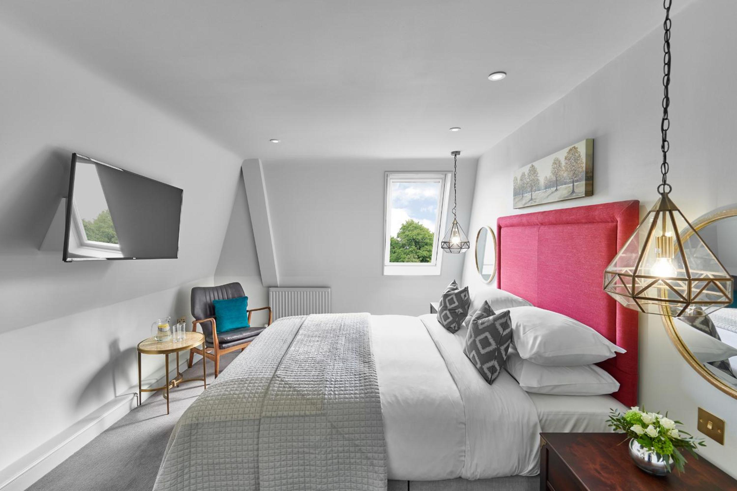 Beech Double Room - Photo 11