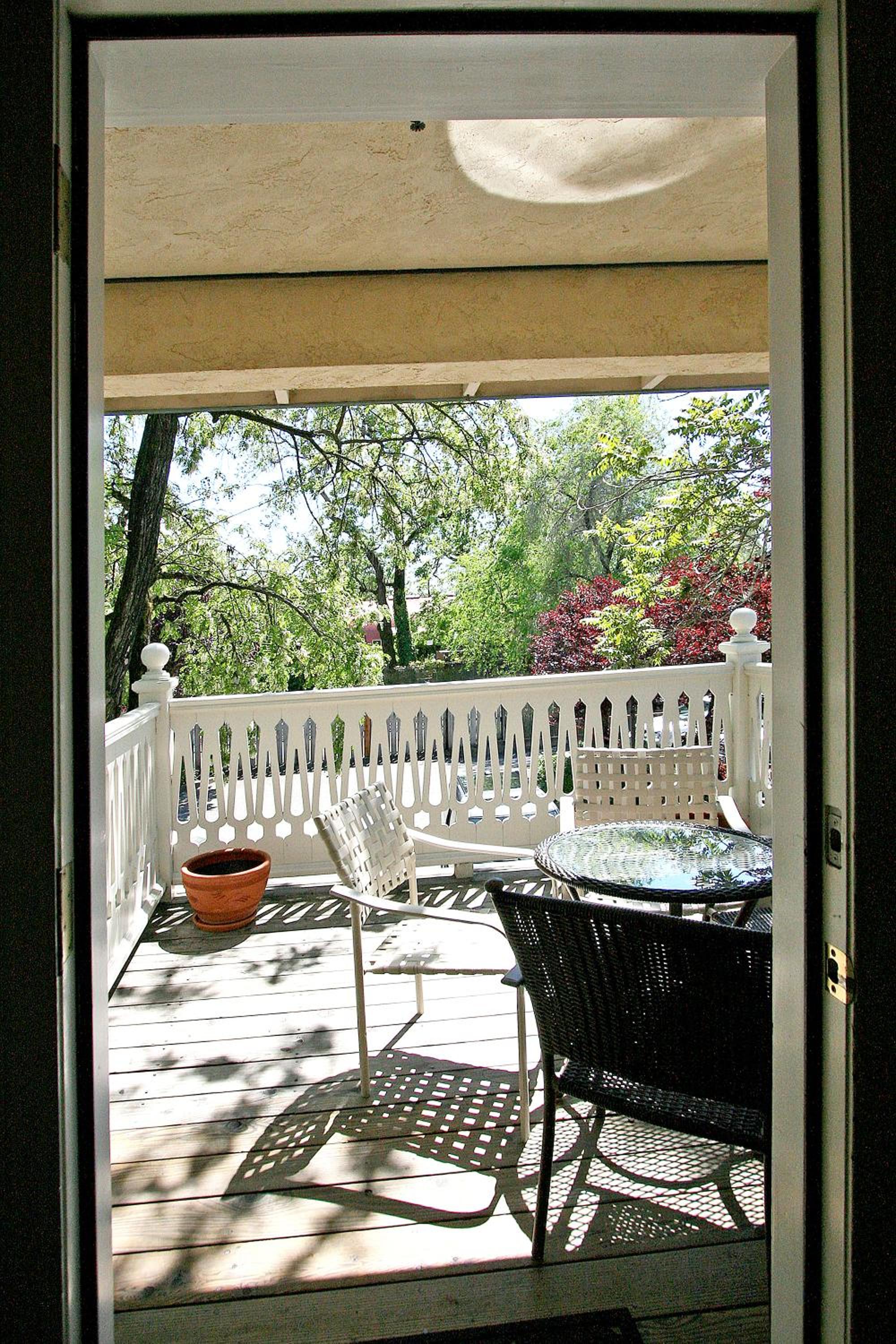 Carriage House  - Photo 8