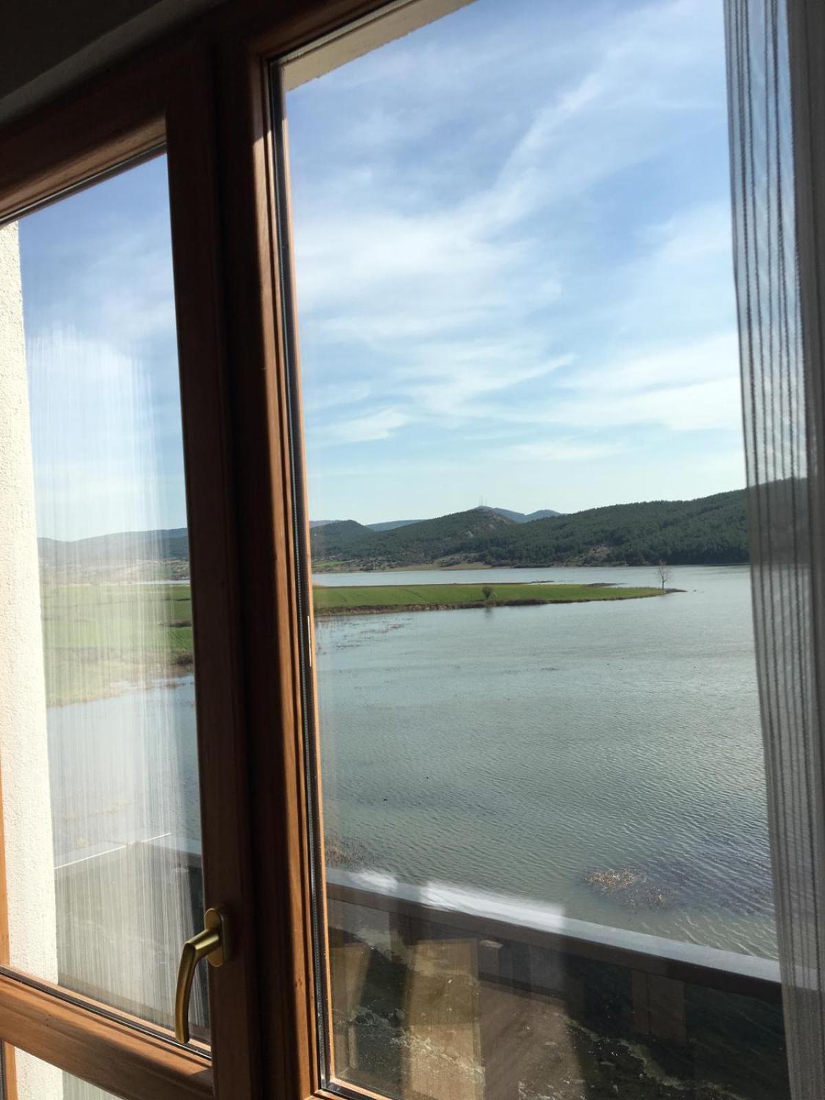 Double Room with Lake View - Photo 21