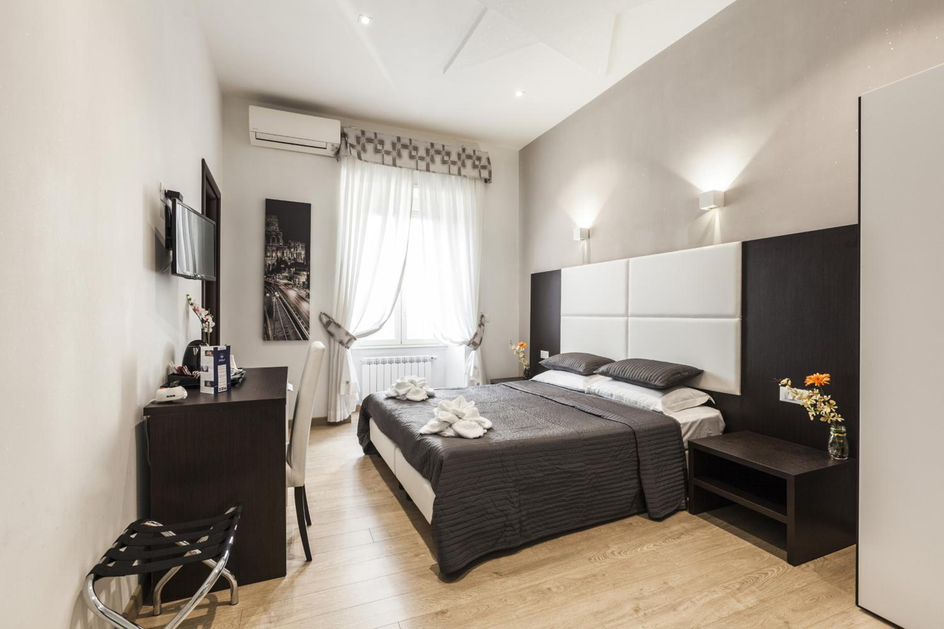 Double or Twin Room photo 1