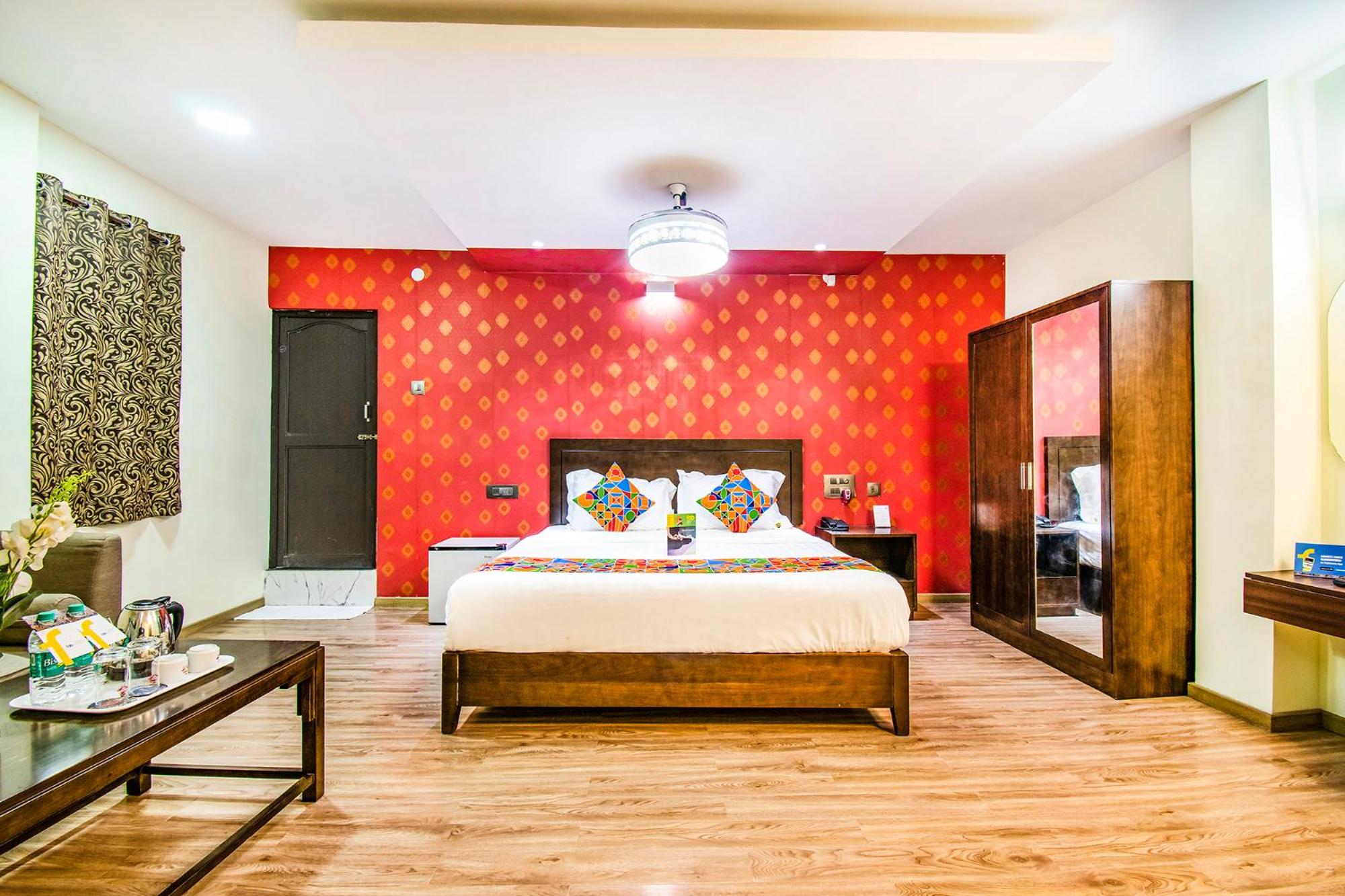 Deluxe Room - Photo 2