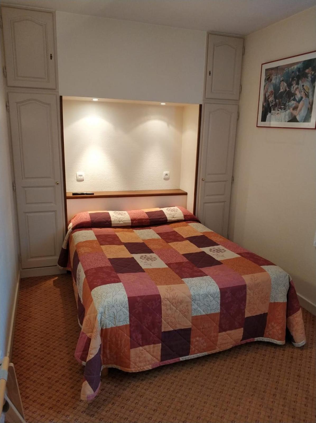 Double or Twin Room - Photo 7