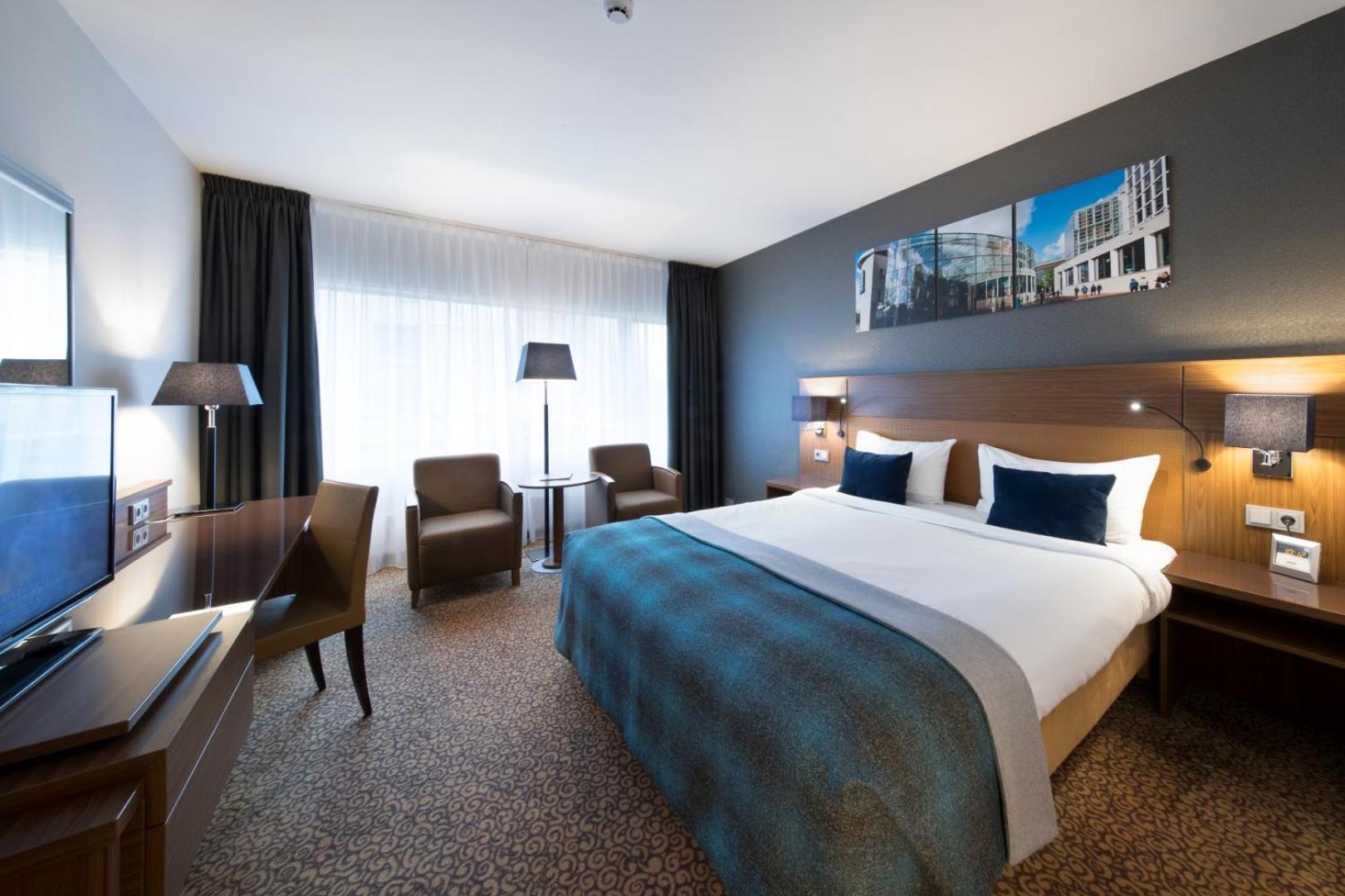 Deluxe Double Room with Balcony photo 3