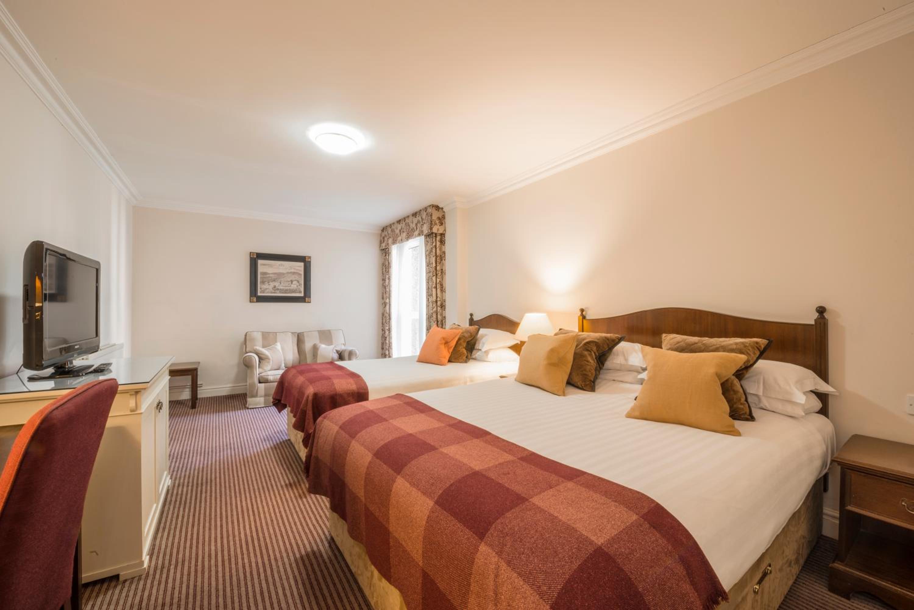 Deluxe Family Room