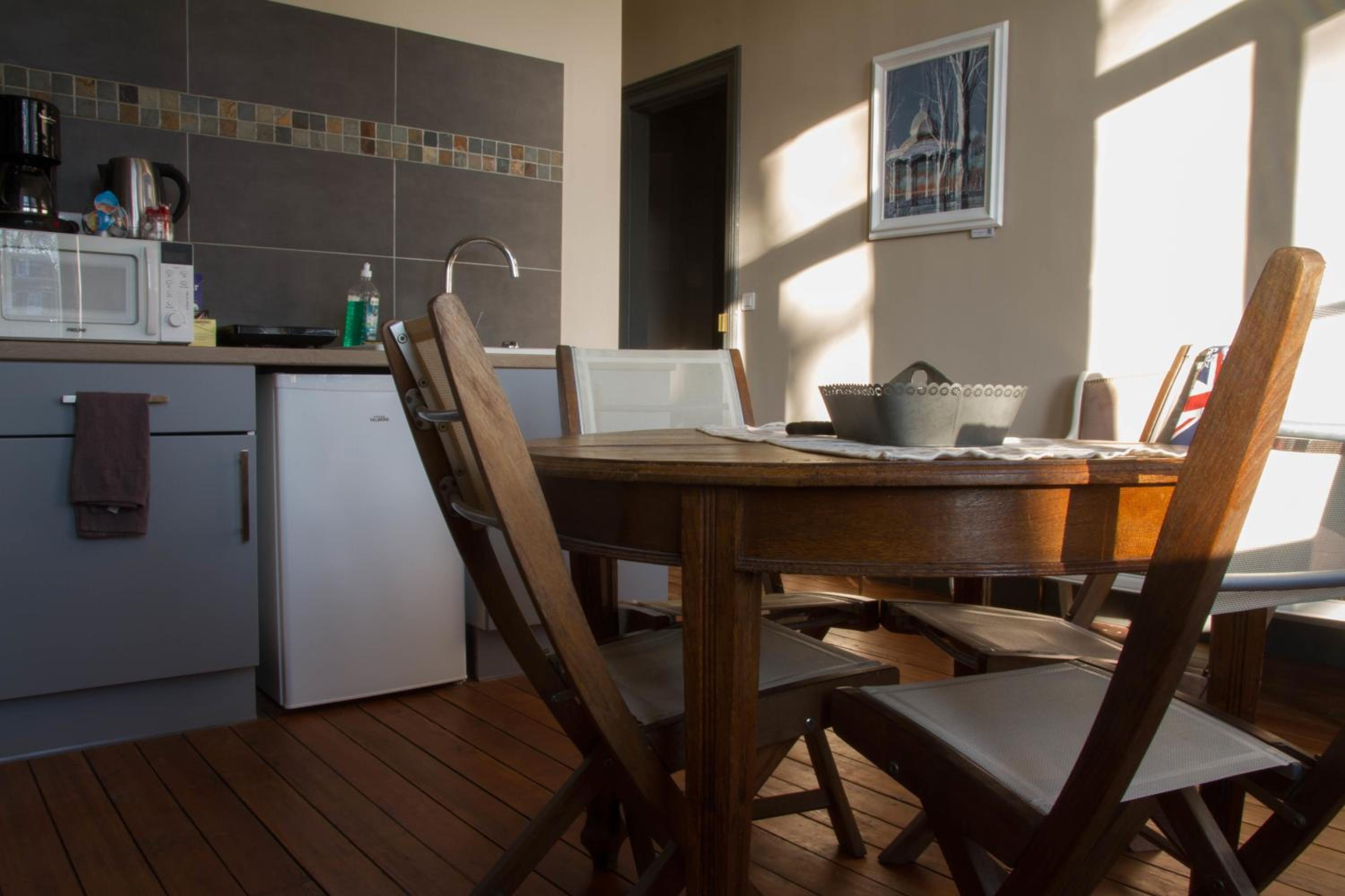 Apartment with Balcony - Photo 12