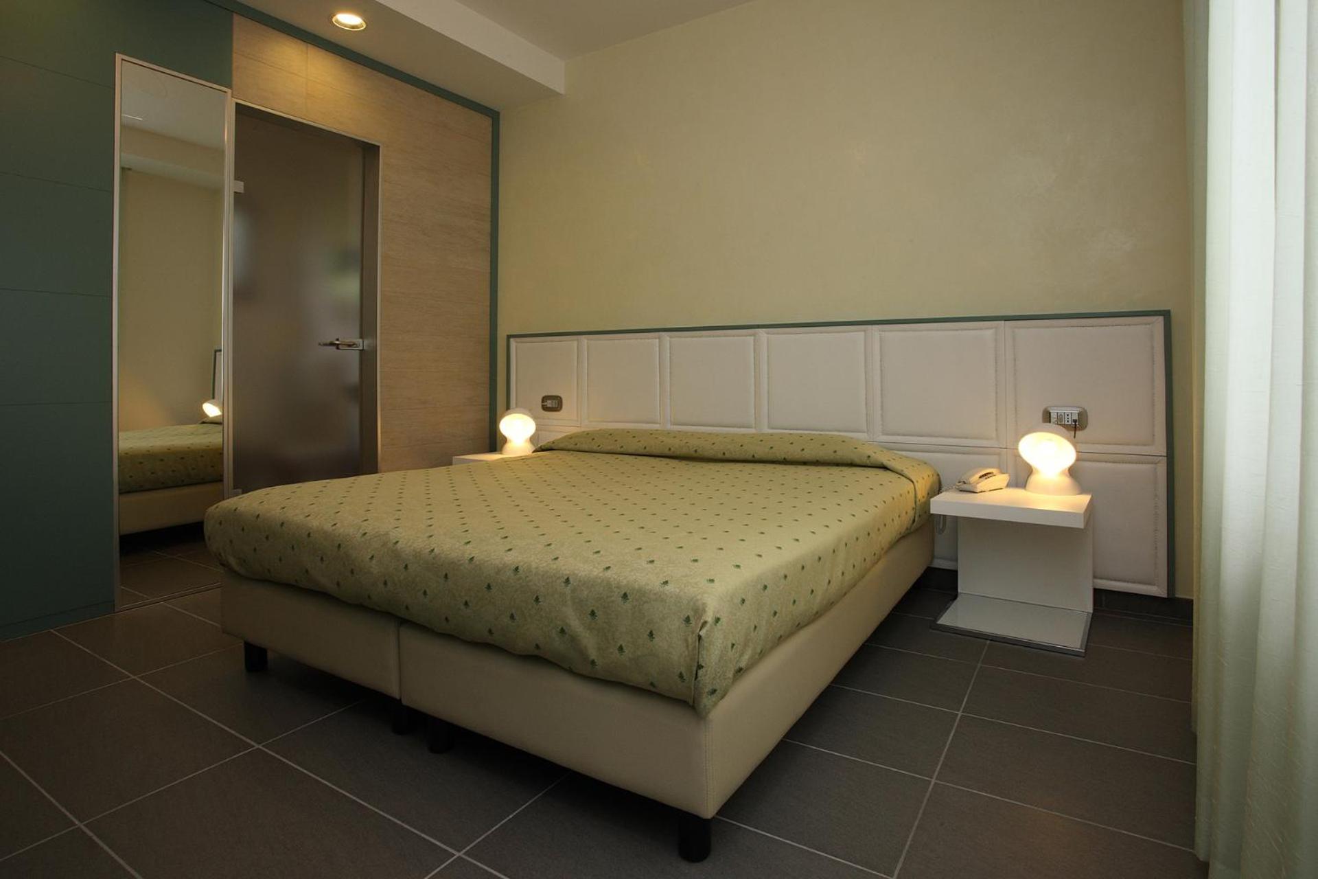 Budget Double Room photo 2