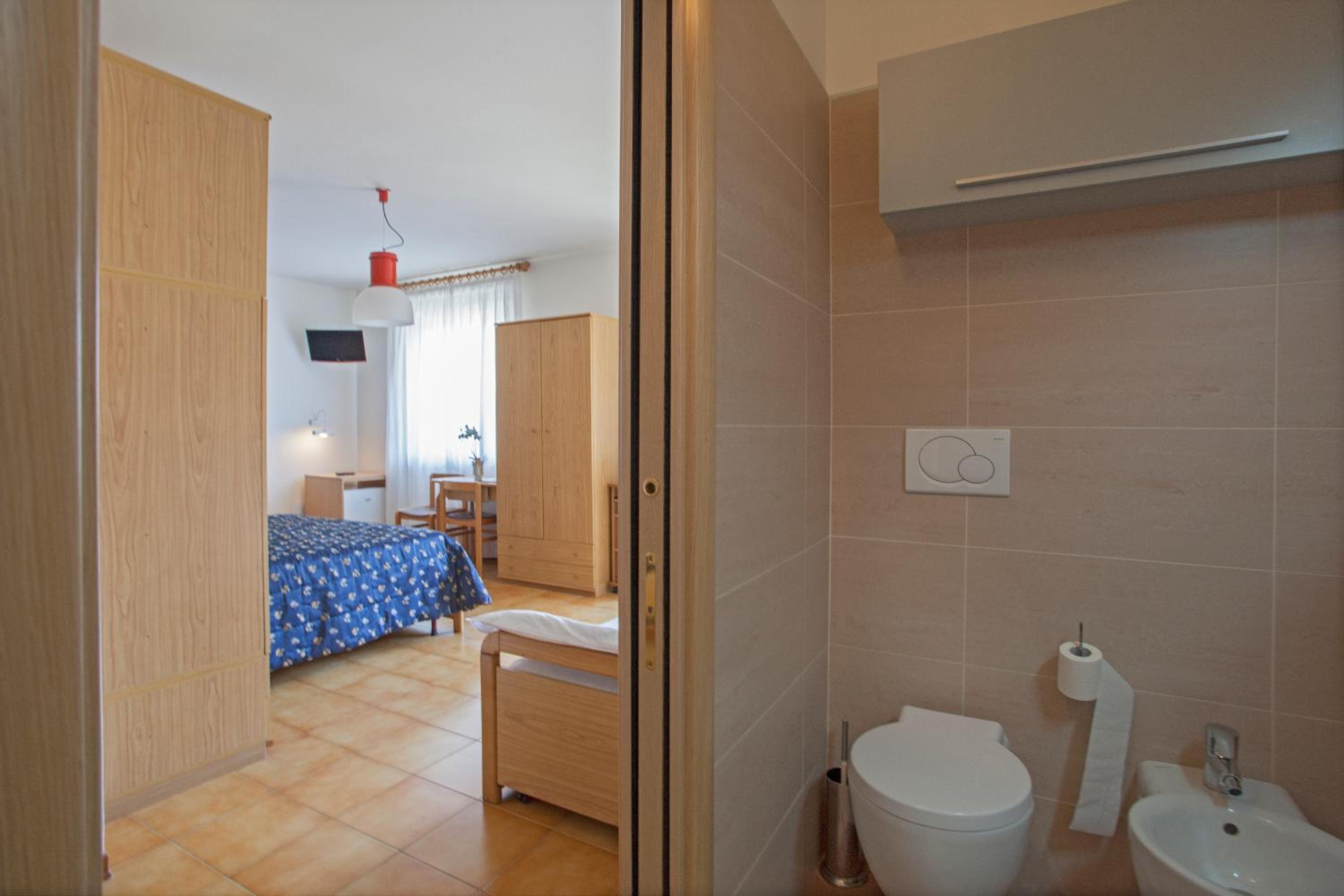 Standard Double or Twin Room with Balcony photo 2