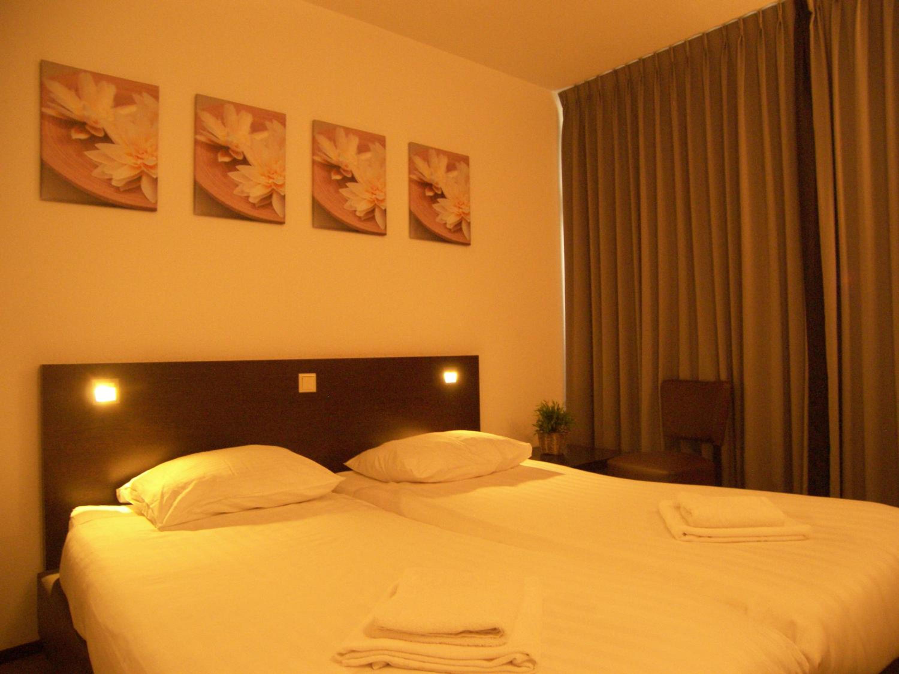 Twin Room - Photo 5