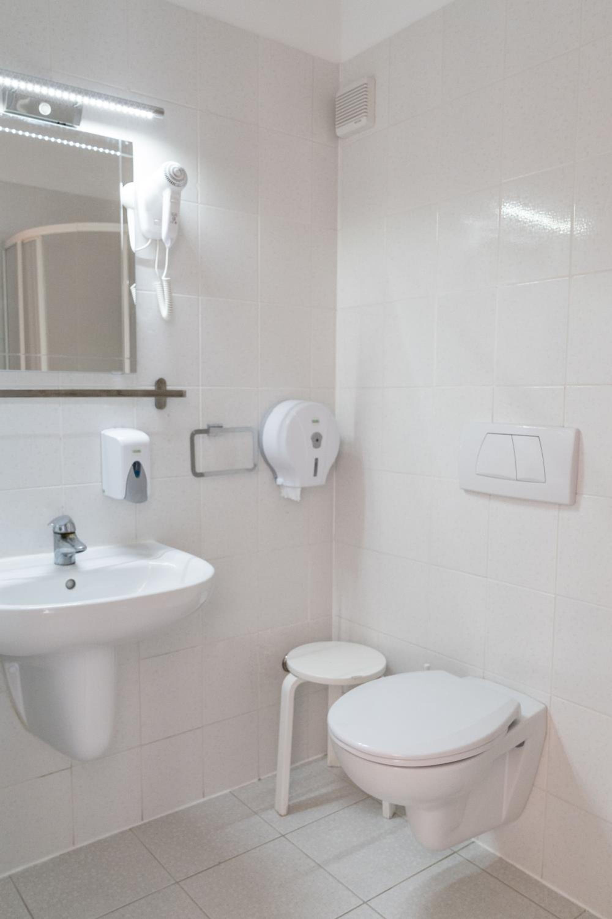 Triple Room with Balcony - Photo 2