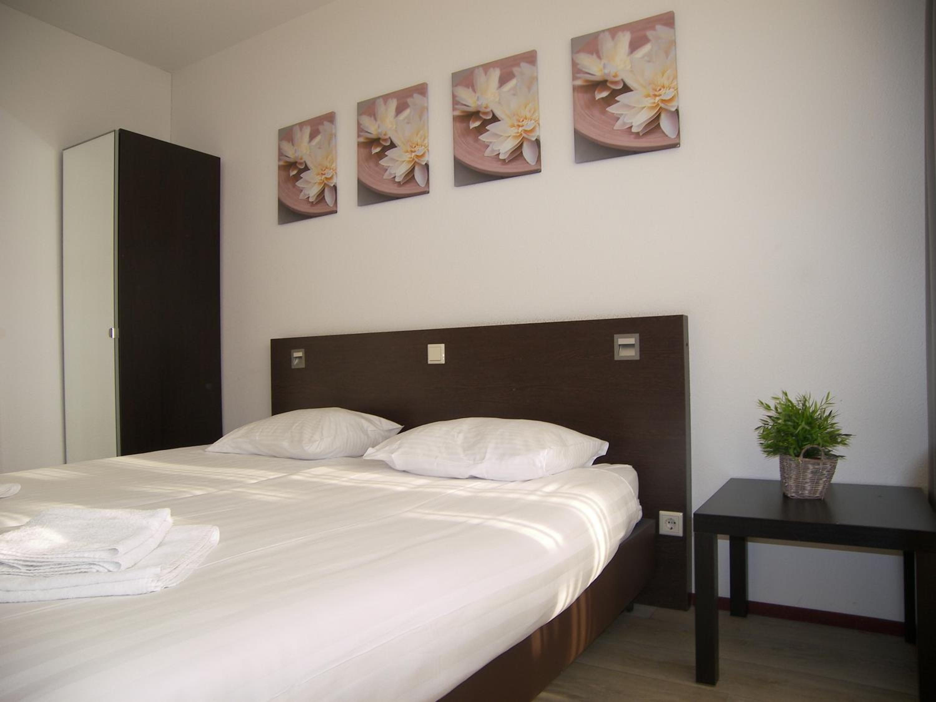 Twin Room - Photo 4