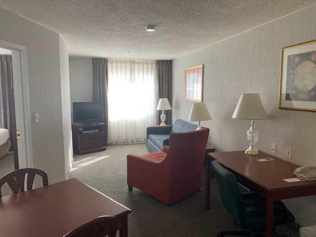 King Suite - Photo 6