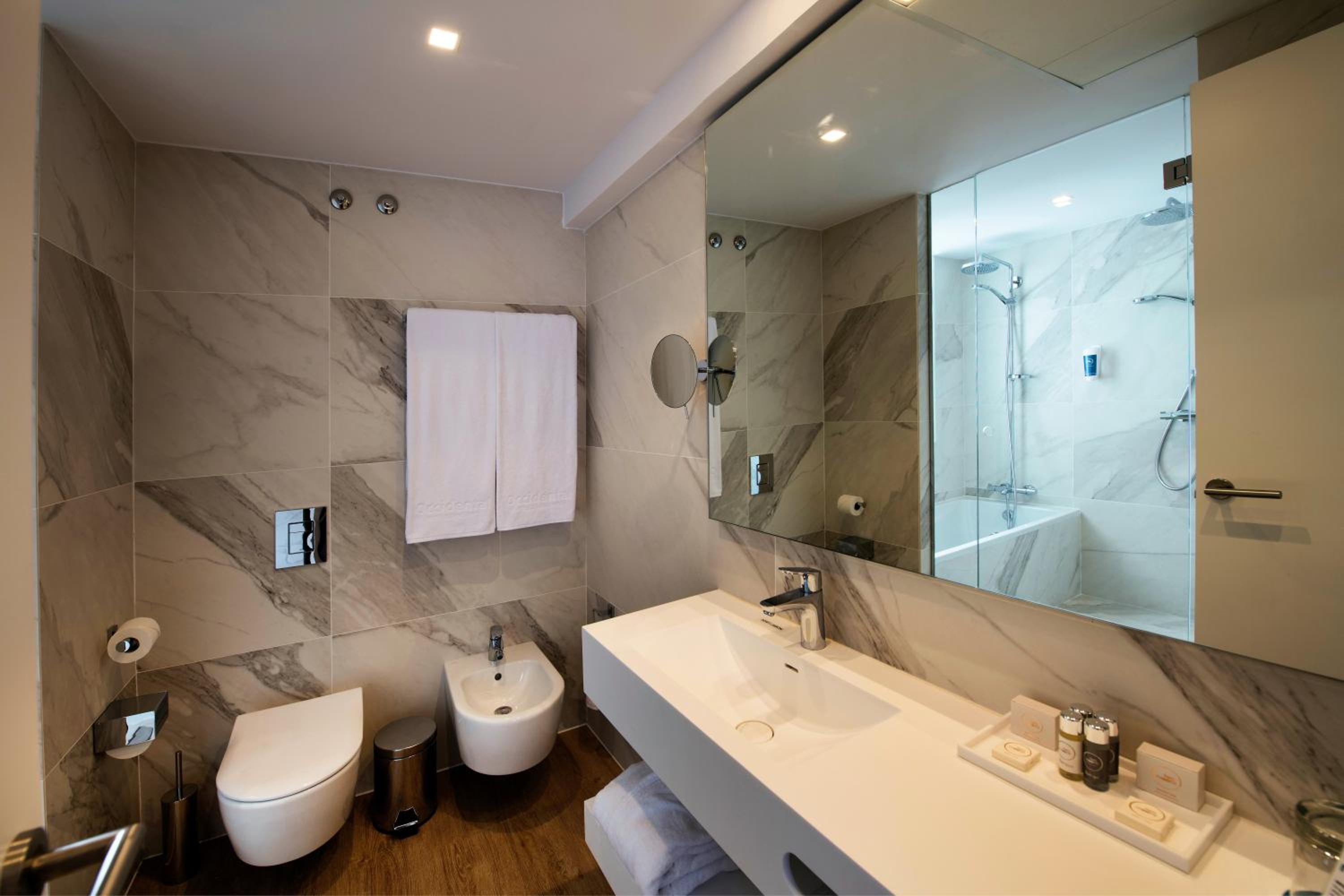 Superior Twin Room with Views (2 Adults) - Photo 3