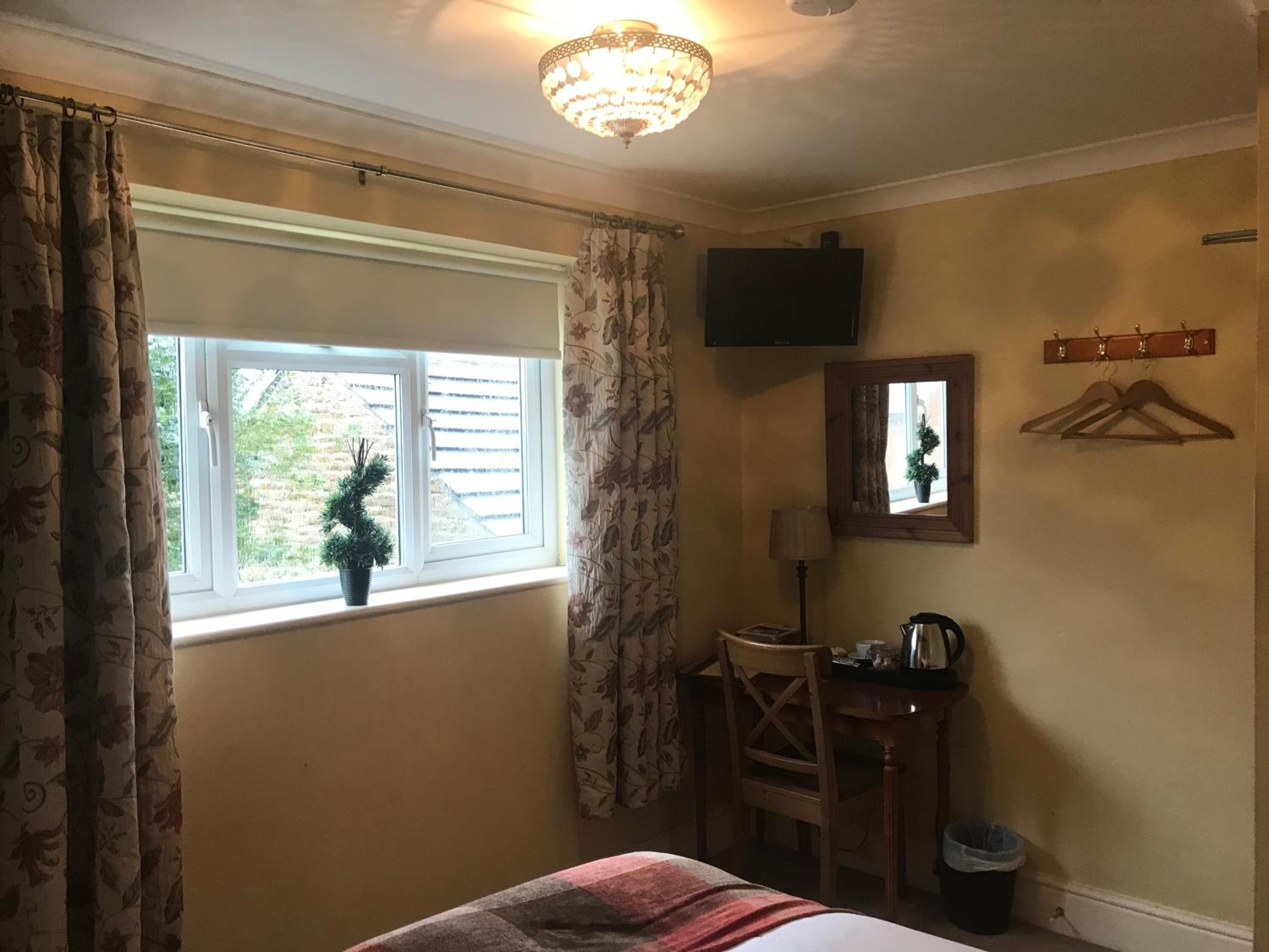 Standard King Room photo 3