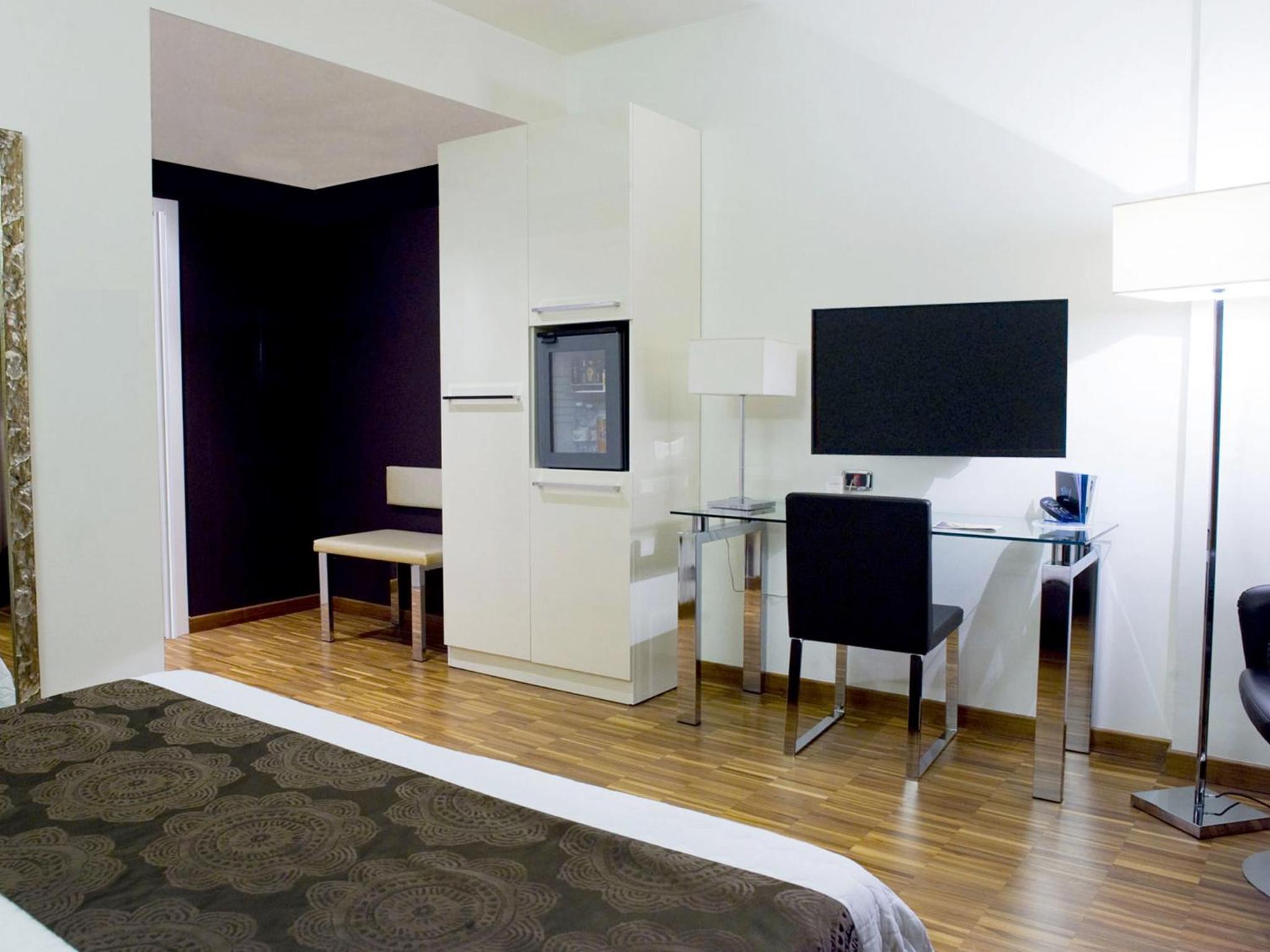 Standard Double Room - Photo 5