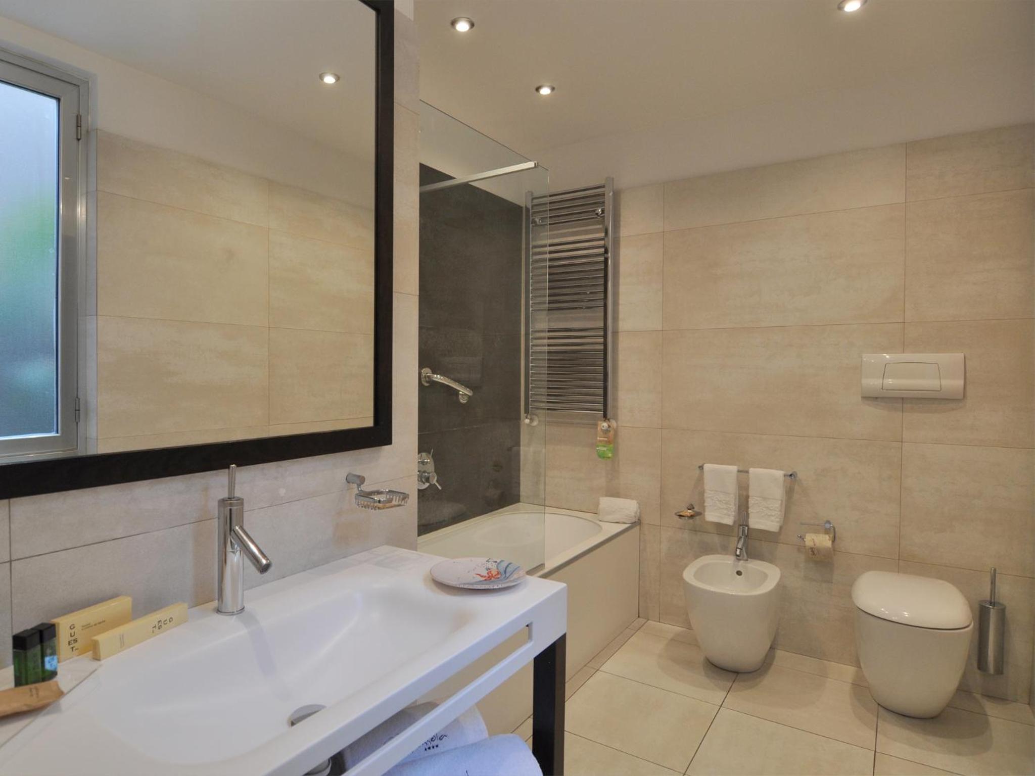 Standard Double Room - Photo 2