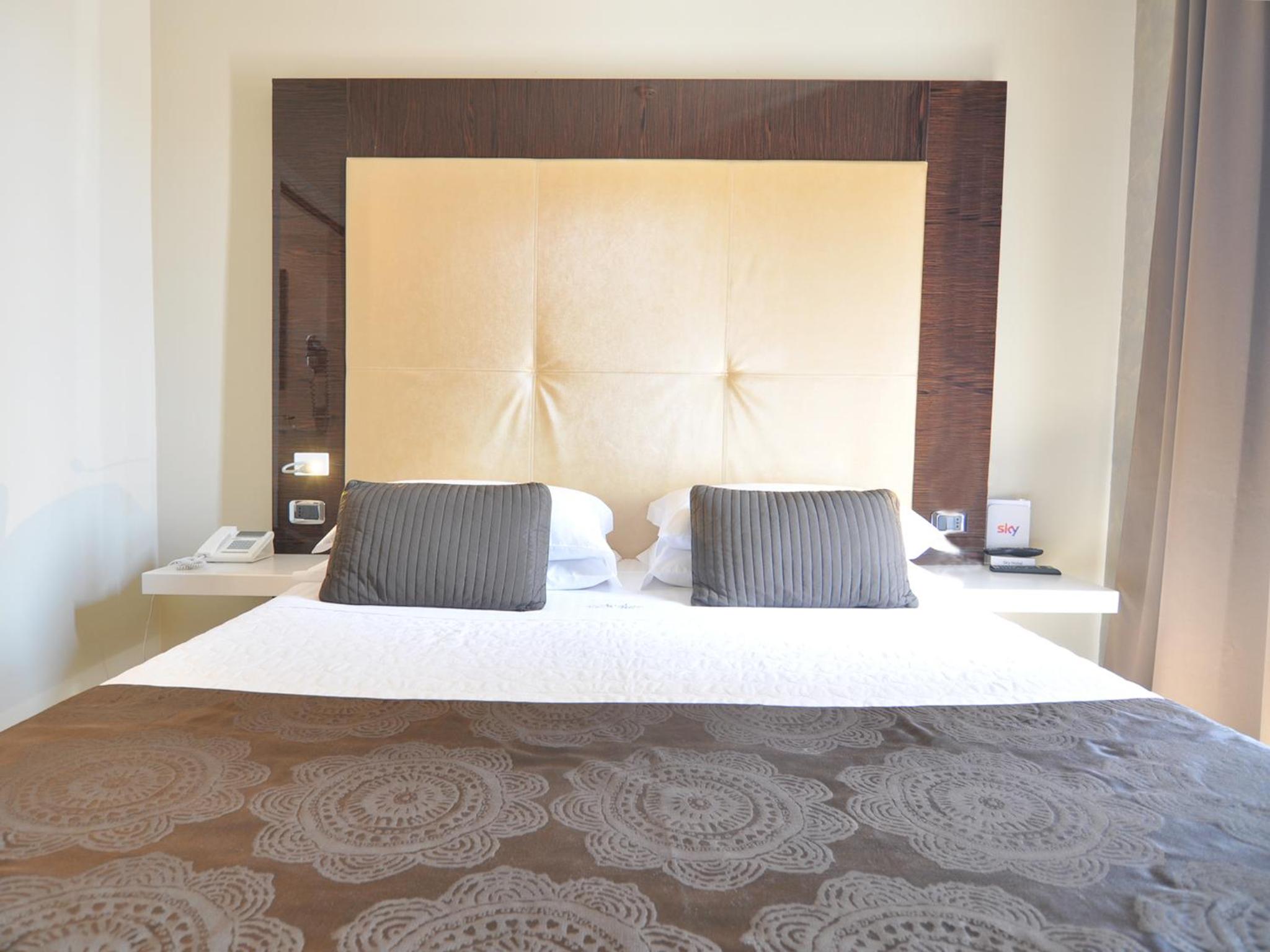 Deluxe Room - Photo 2