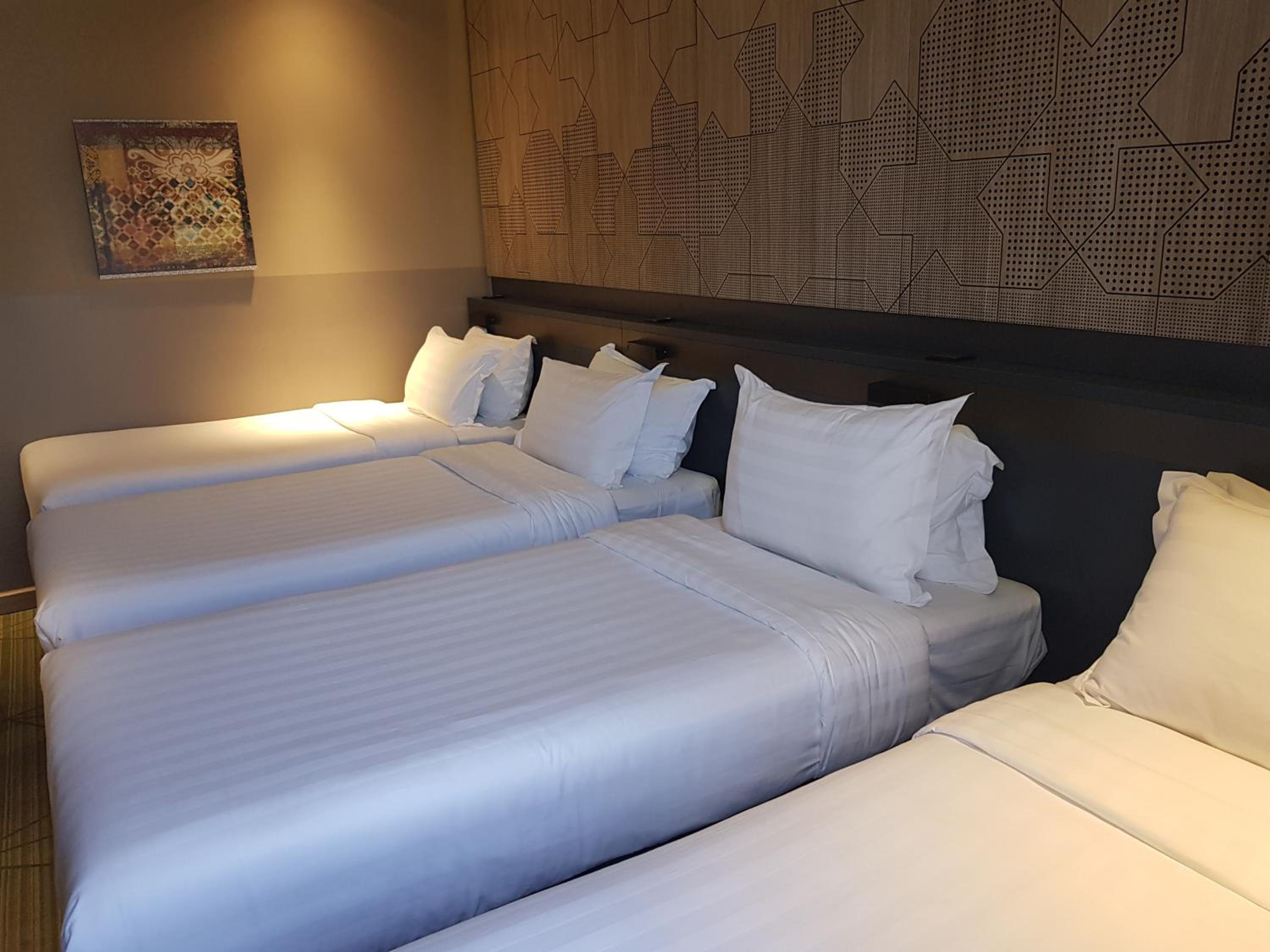 Standard Quadruple Room - Photo 6