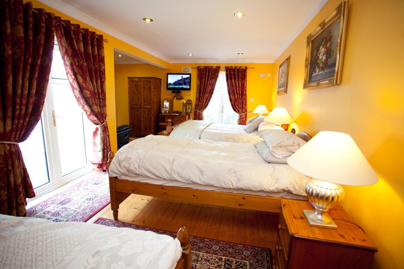 Family Room (4 Adults)