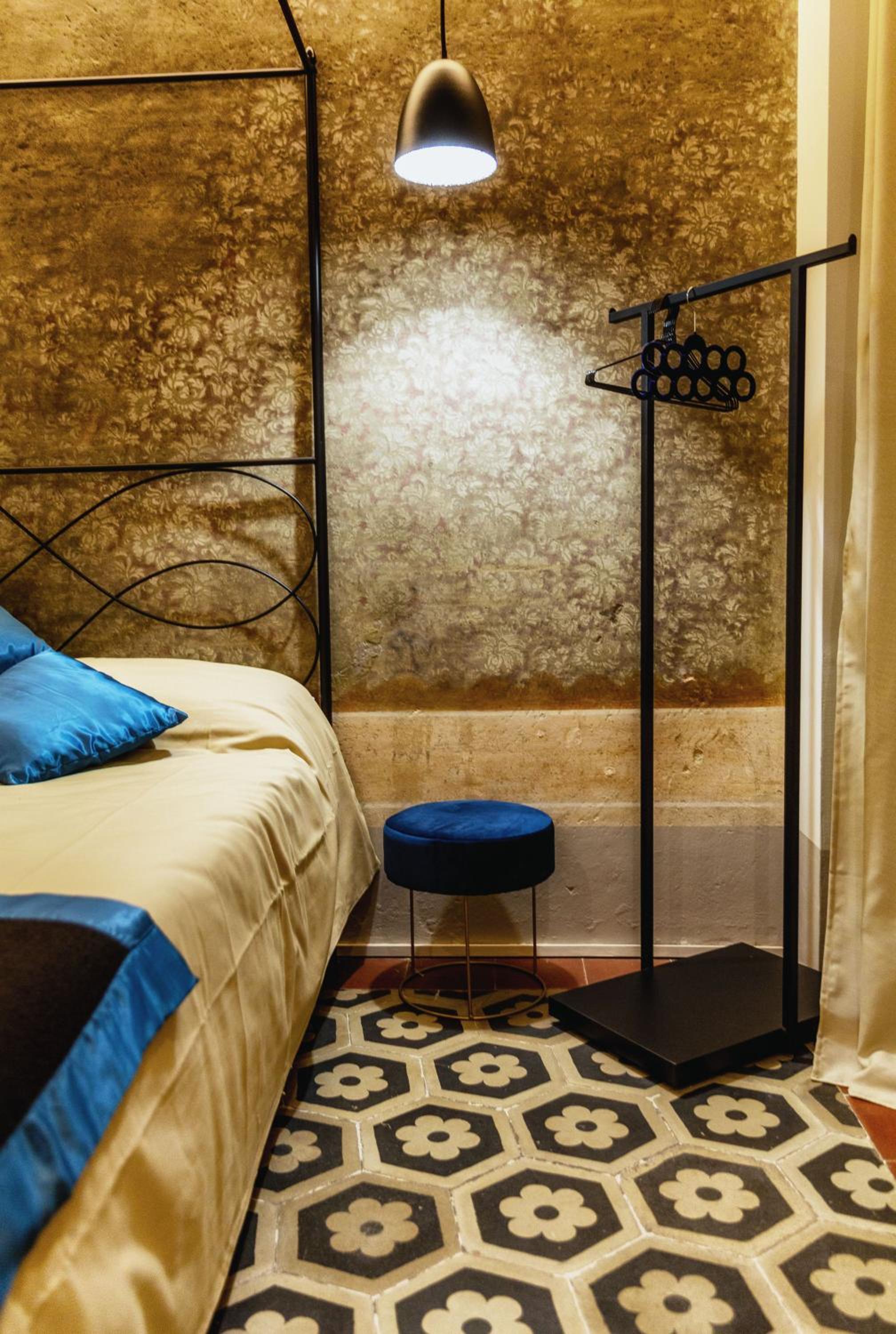 Queen Room - Photo 7