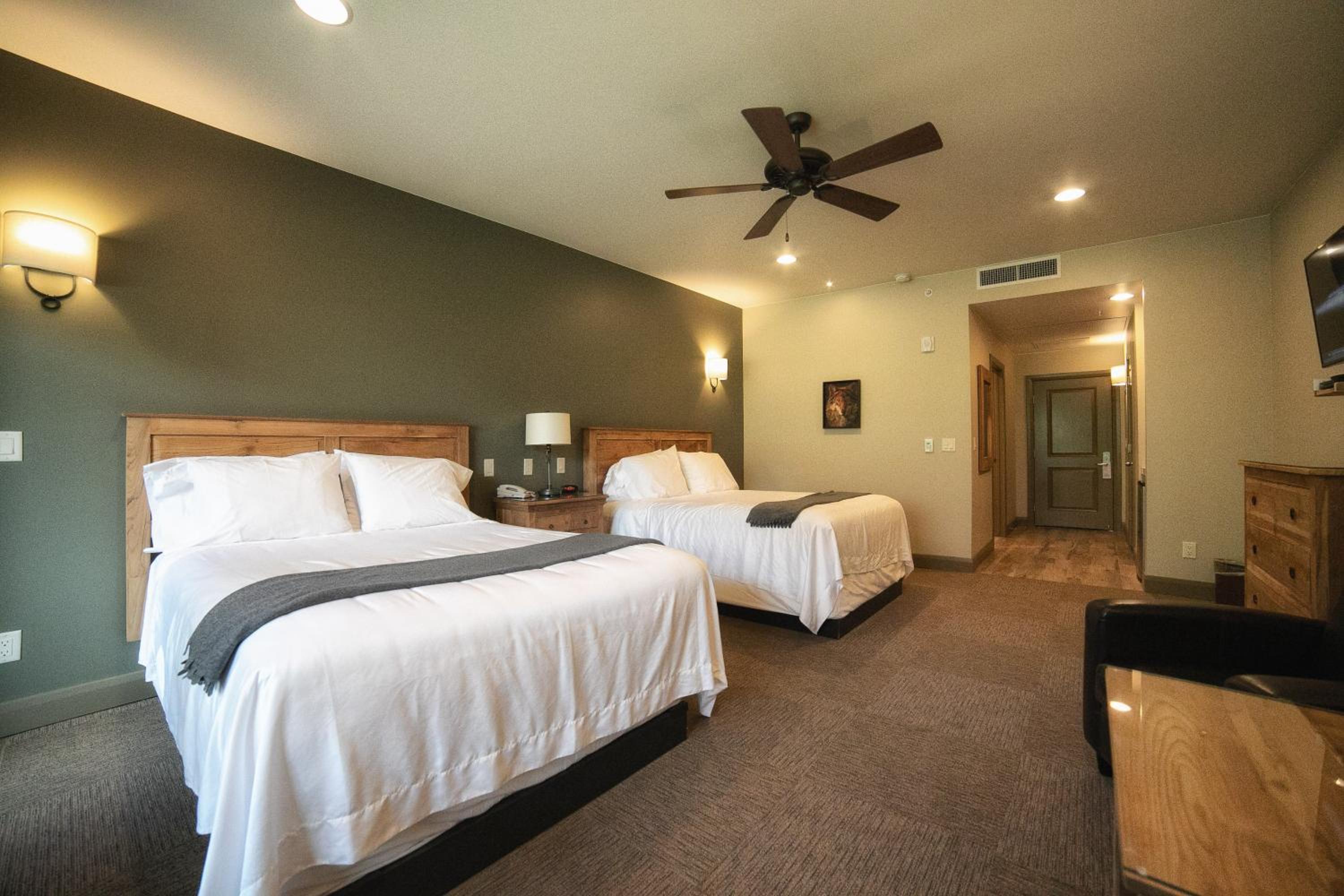 Premium Room, 2 Queen Beds, Patio