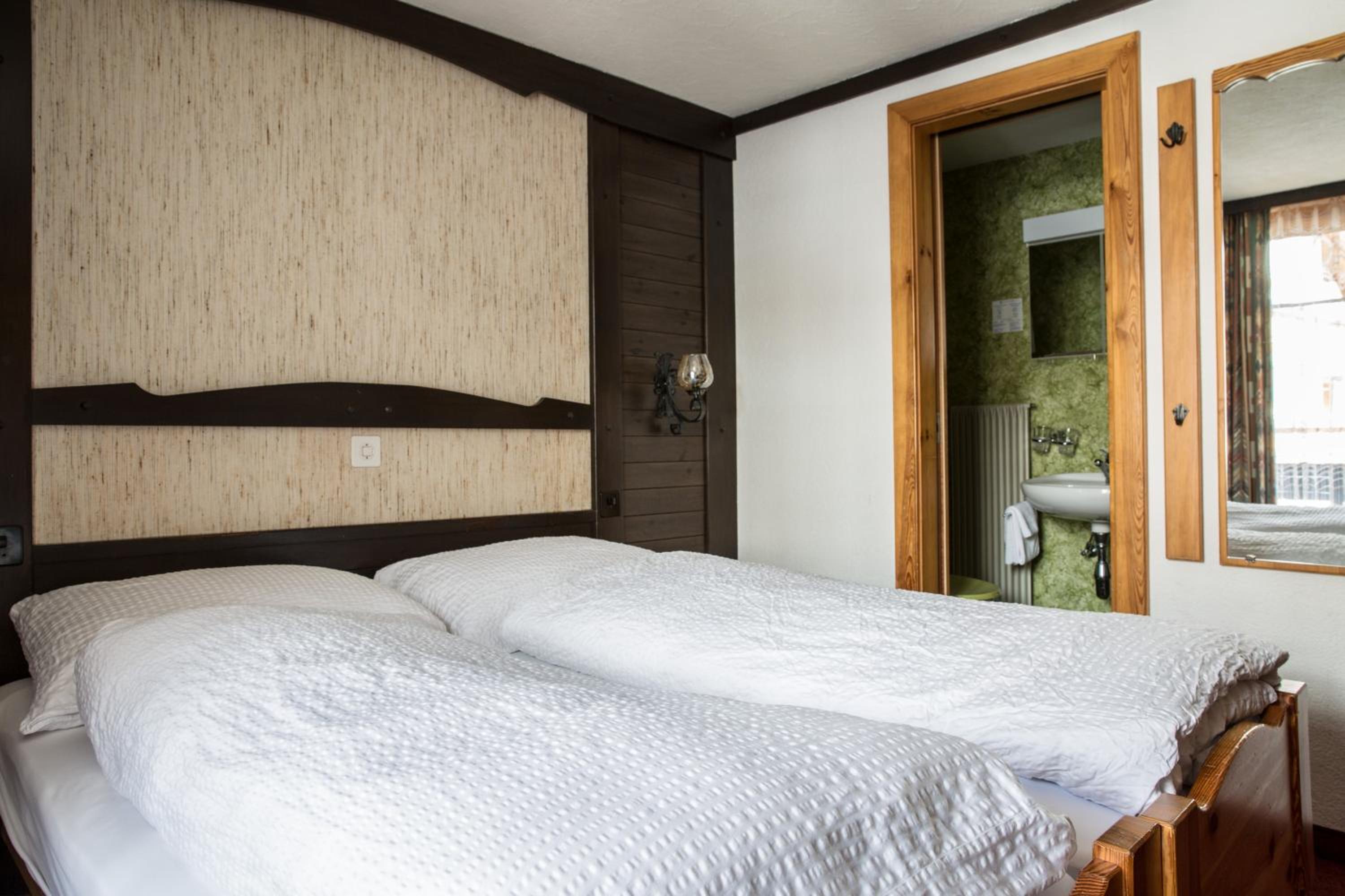 Budget Double Room photo 1
