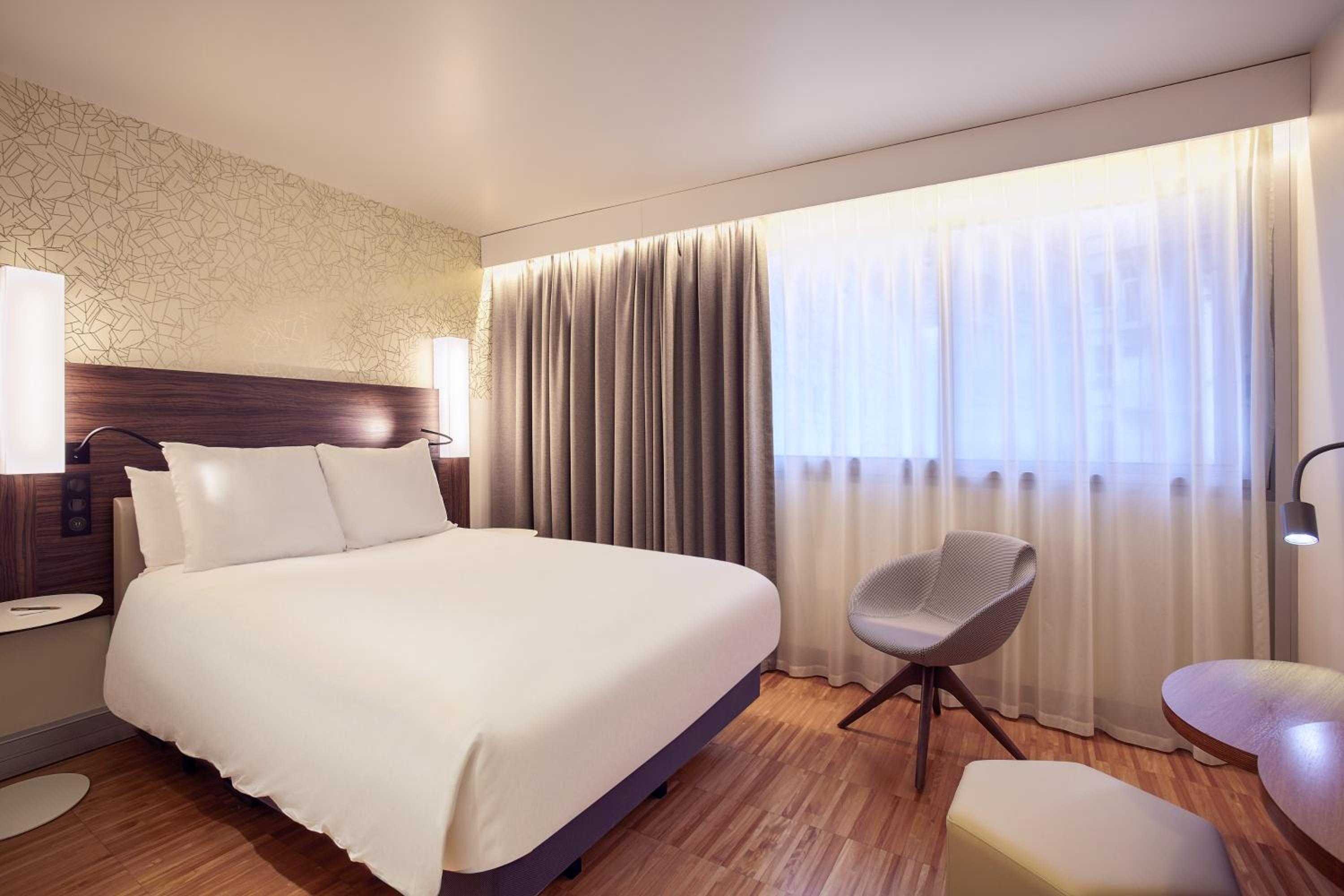 Superior Double Room thumbnail 5