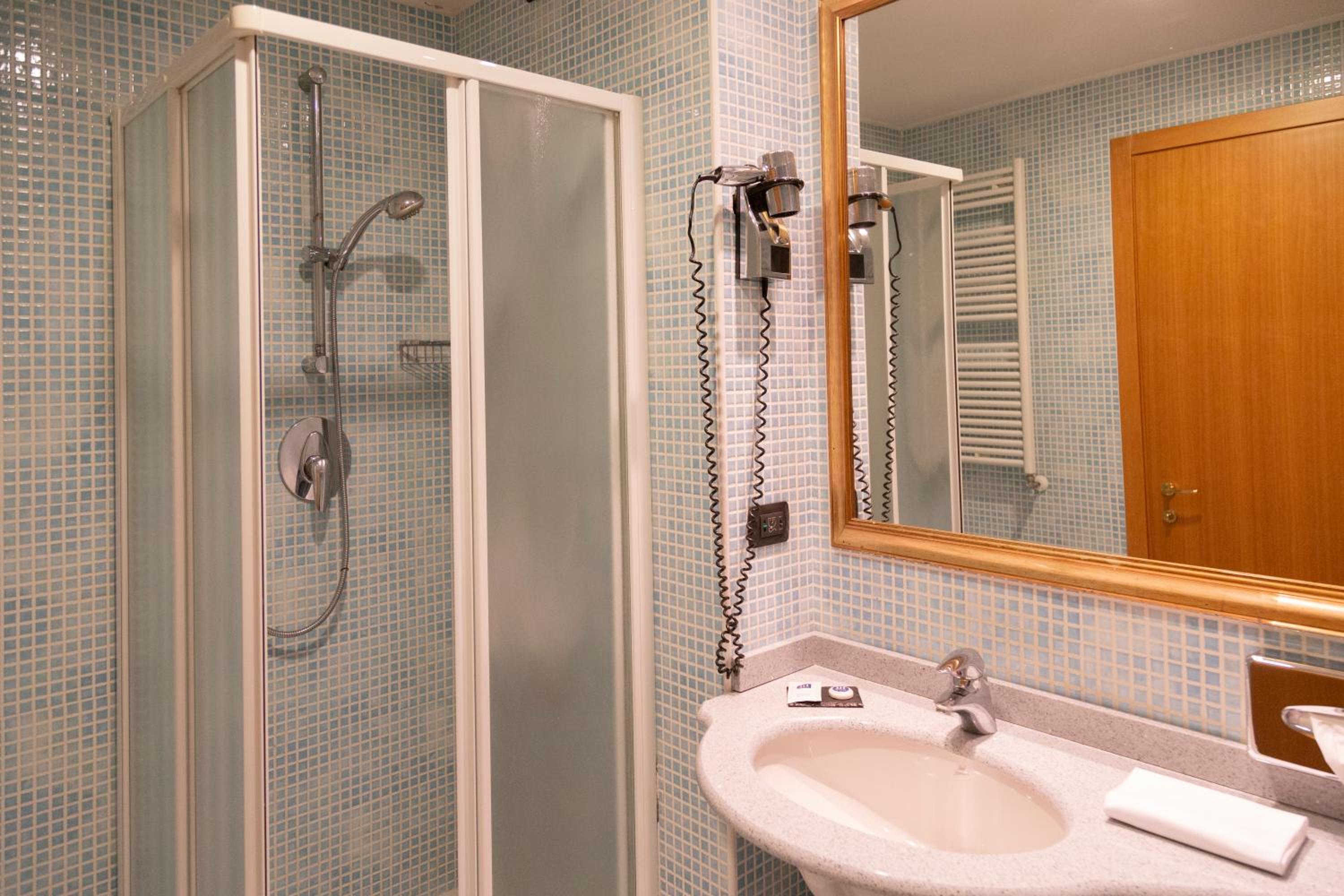 Double Room - Photo 5