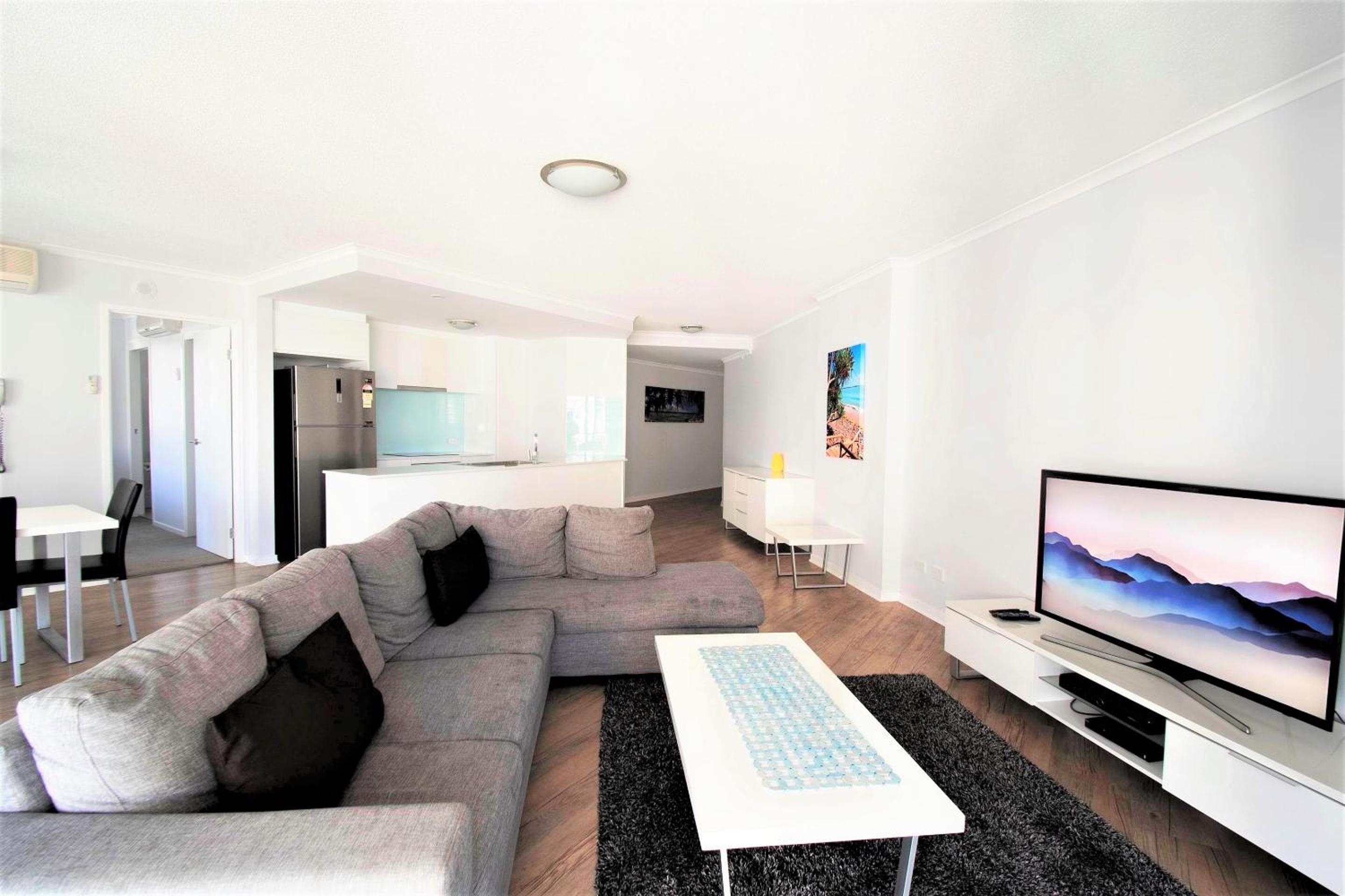 Two-Bedroom Apartment with One Bathroom - Photo 8