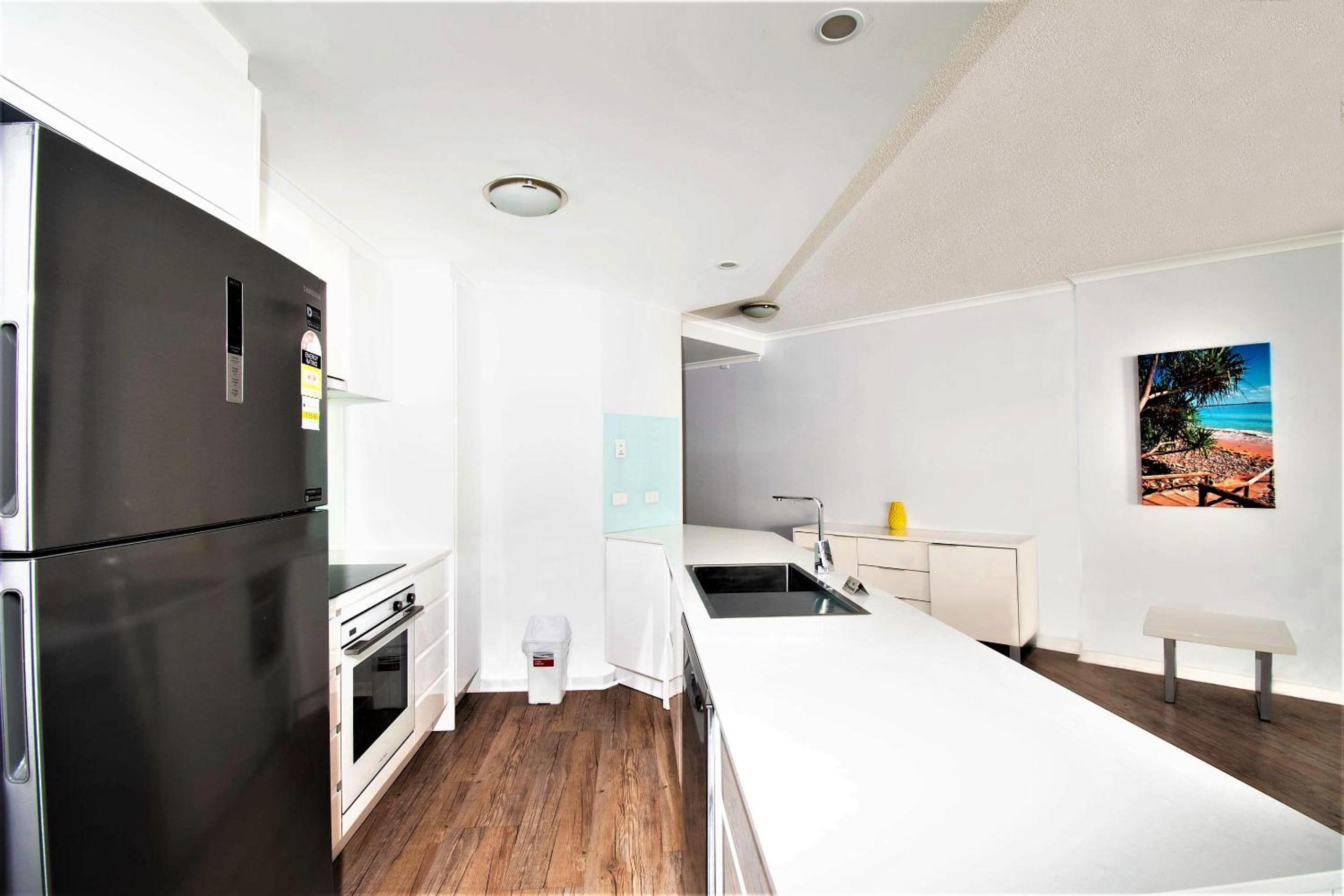 Two-Bedroom Apartment with One Bathroom - Photo 12