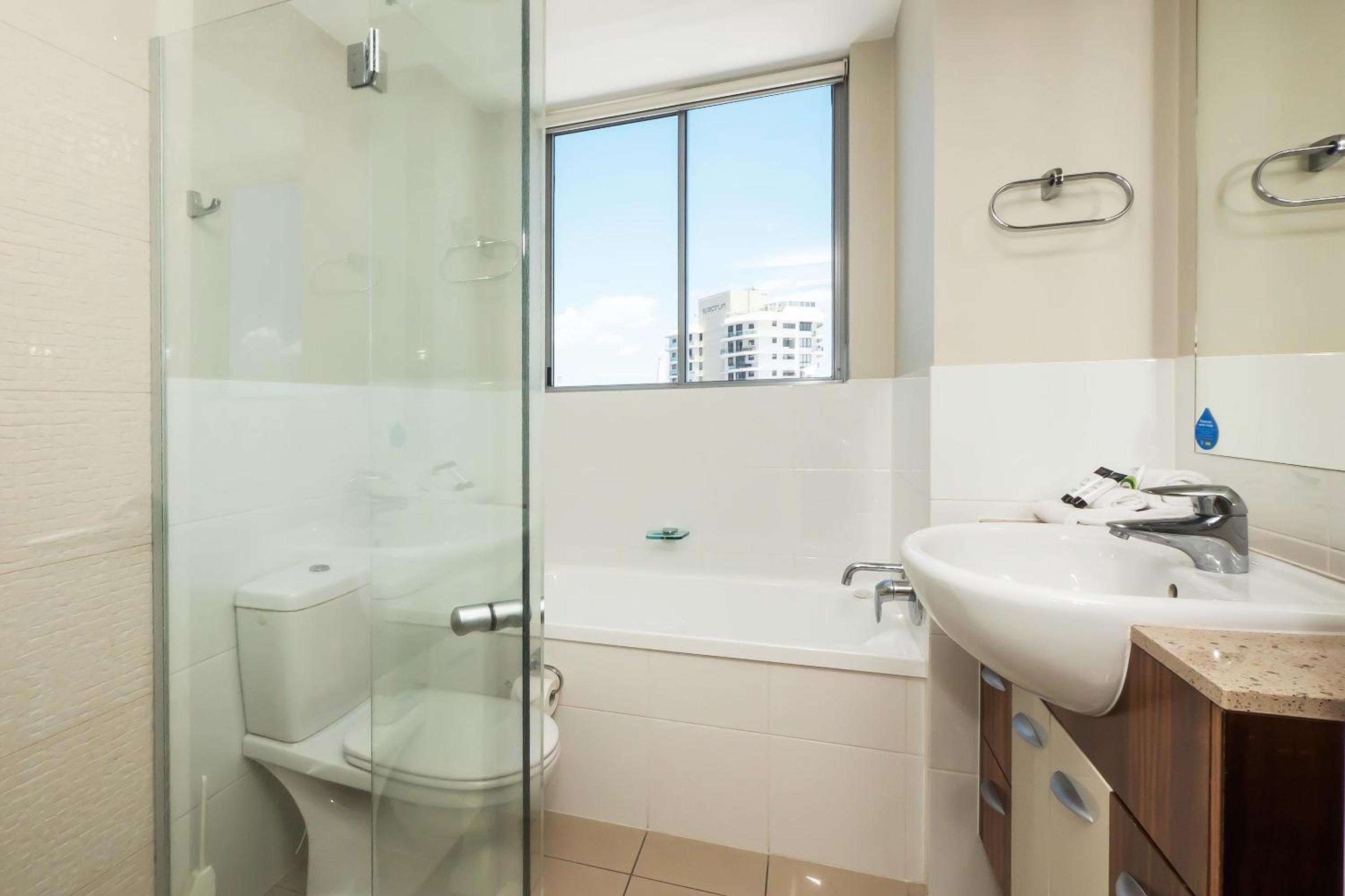 Two-Bedroom Apartment with One Bathroom - Photo 5