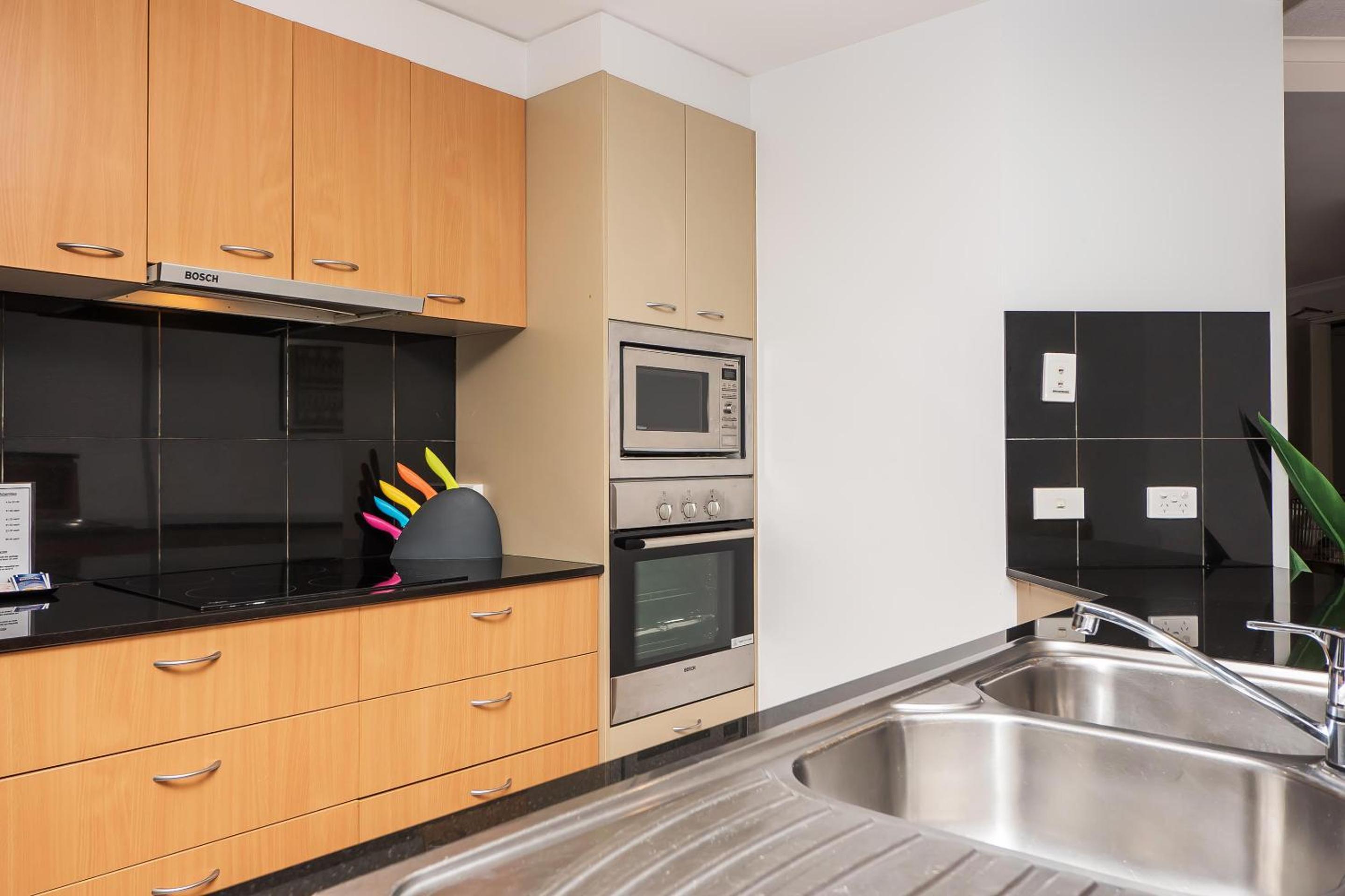 Two-Bedroom Apartment with One Bathroom - Photo 11