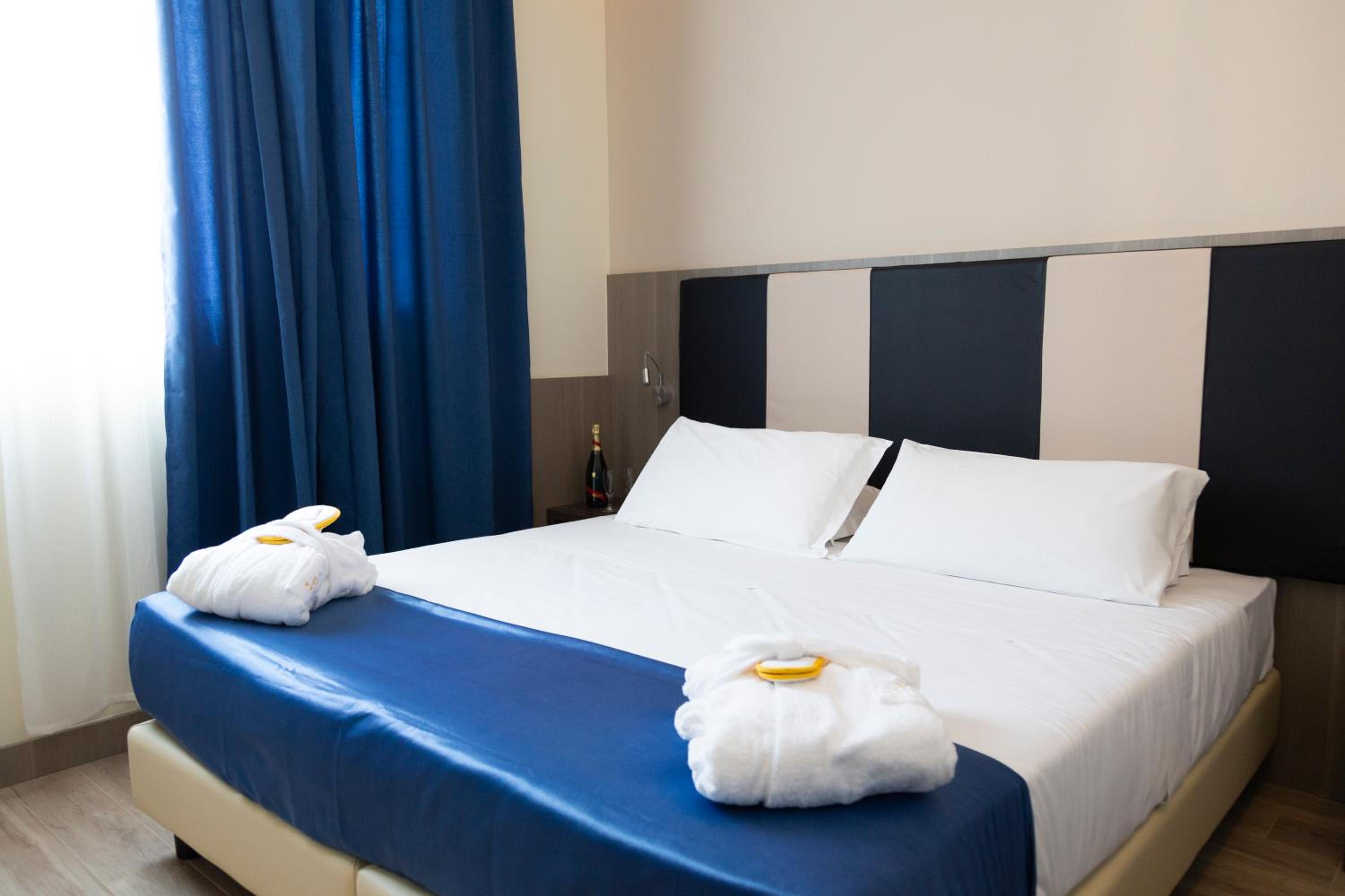 Superior Double Room - Photo 3