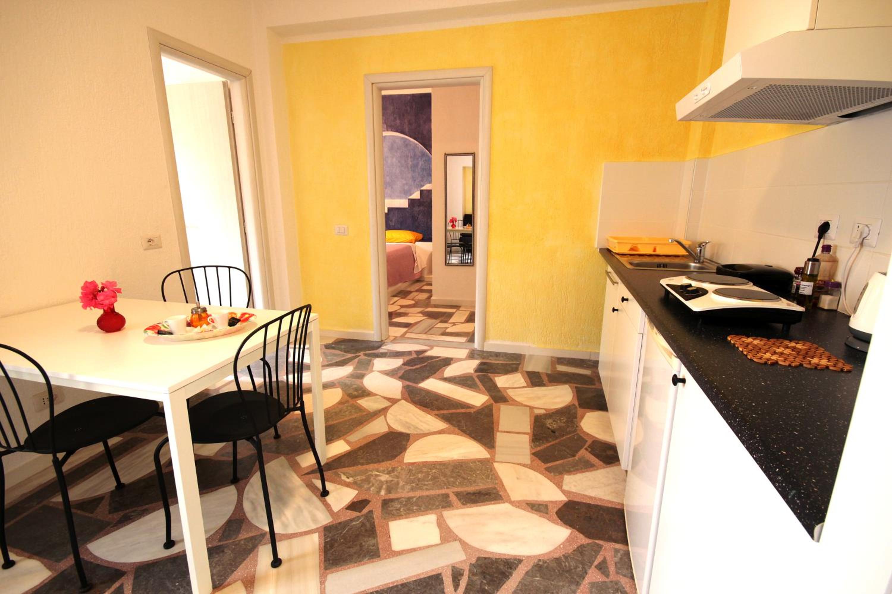 Apartment with Mountain View photo 3