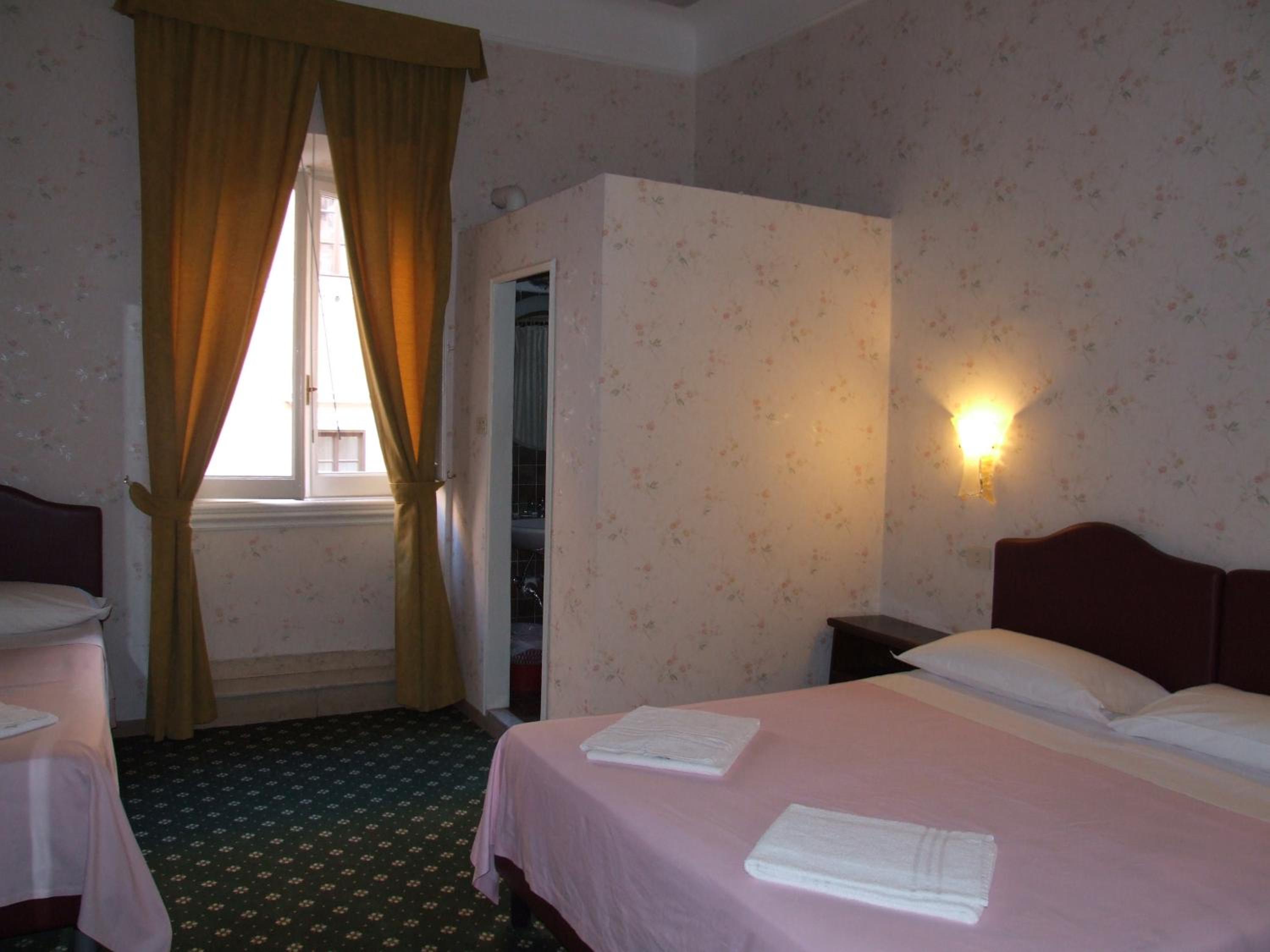Twin Room with Shared Bathroom