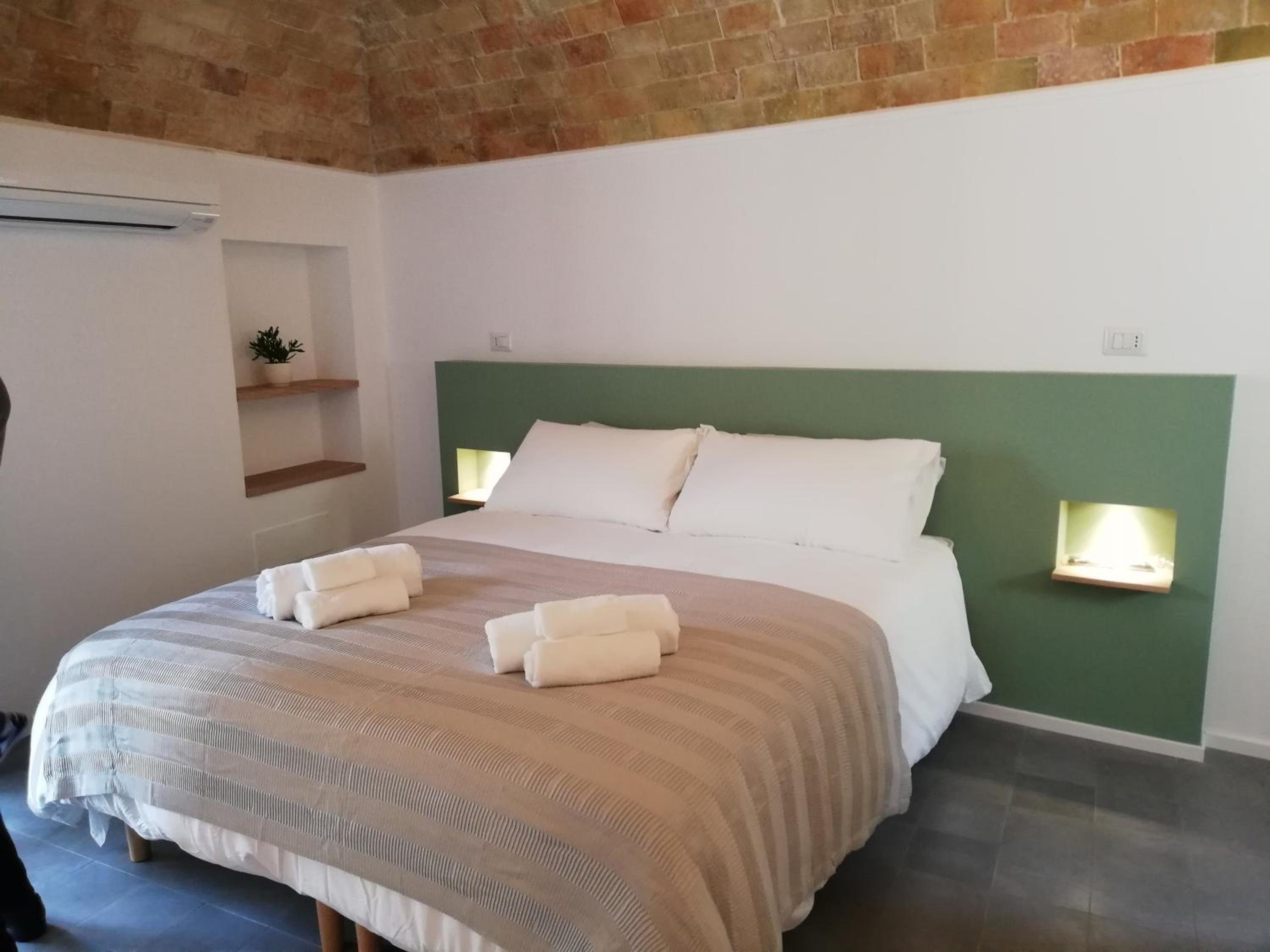 Double Room - Photo 1