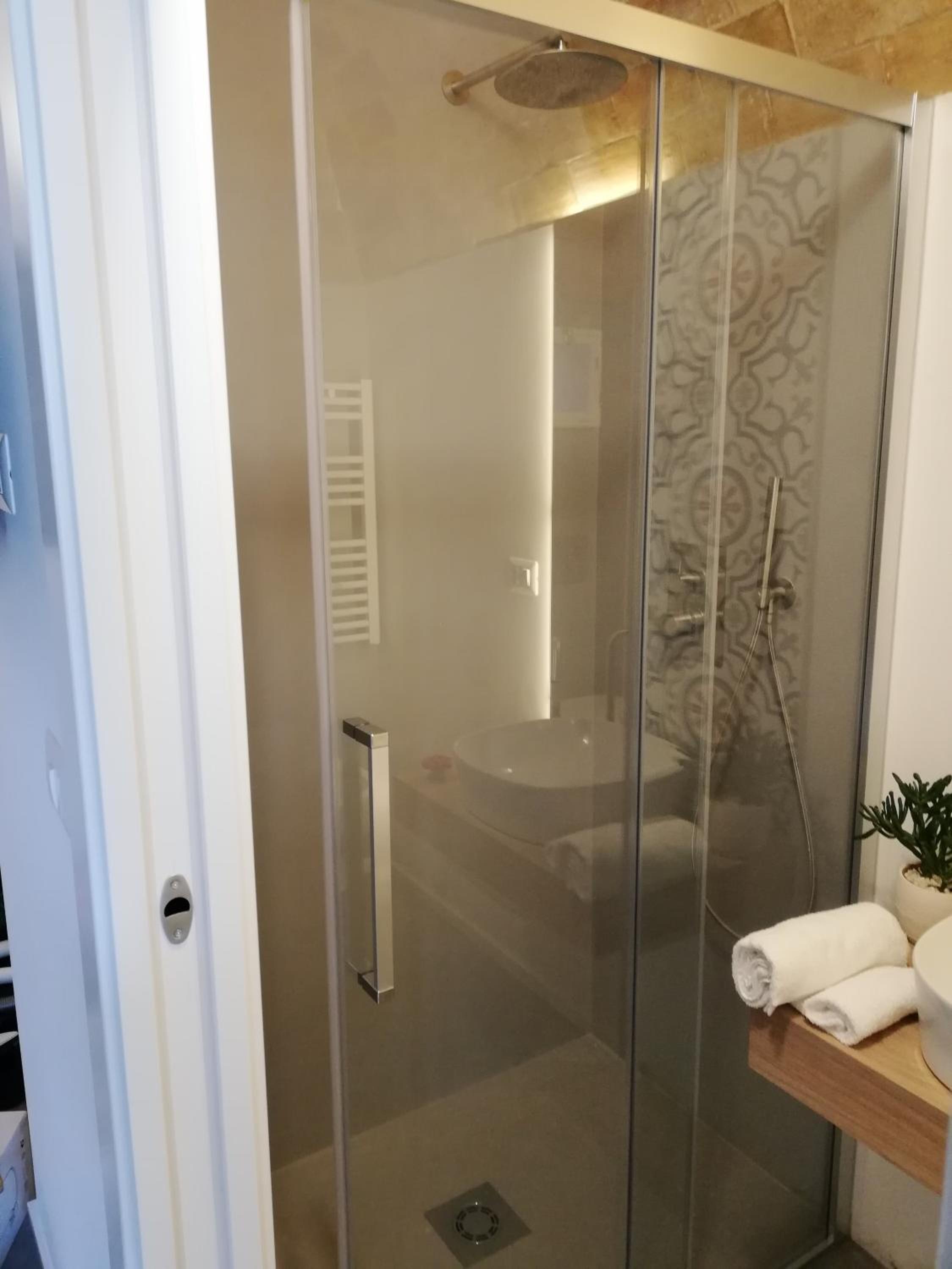 Double Room - Photo 16