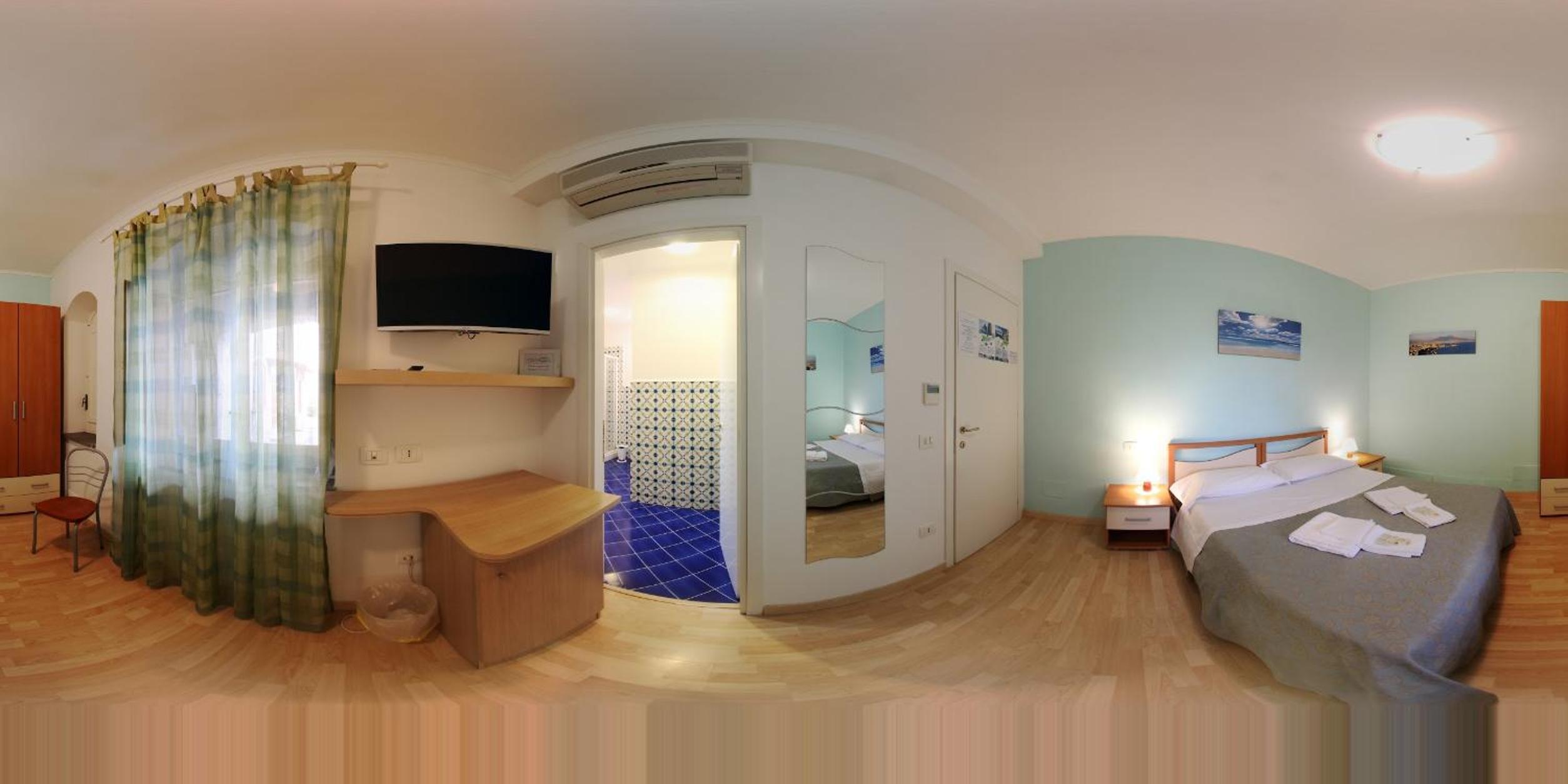 Double or Twin Room - Photo 7