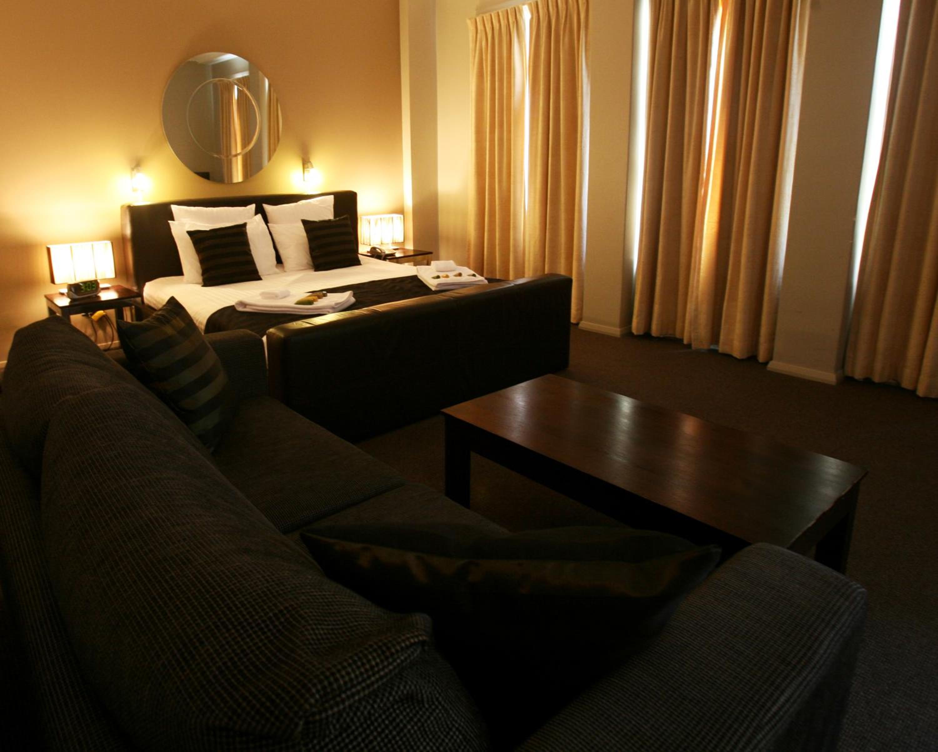 Queen Suite - Photo 5
