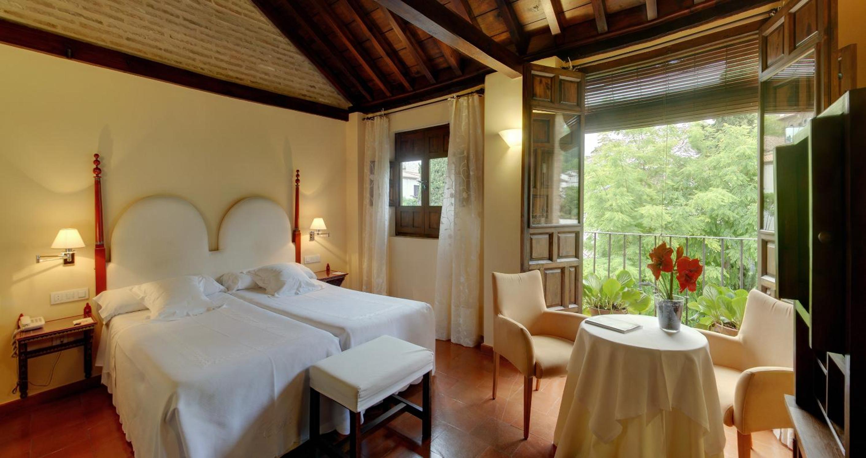 Executive Double or Twin Room with lateral Alhambra view photo 3