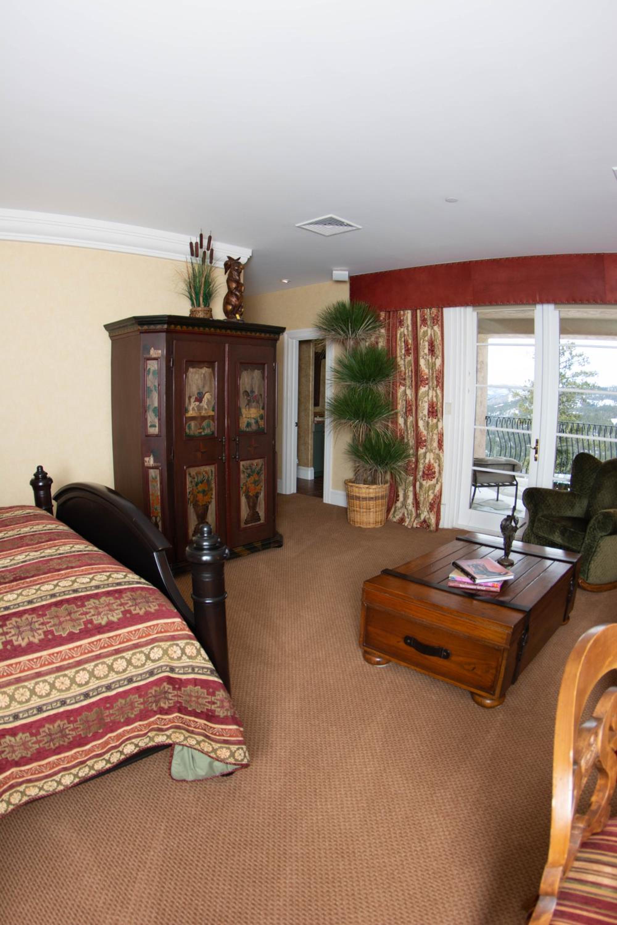 Suite with Mountain View photo 1