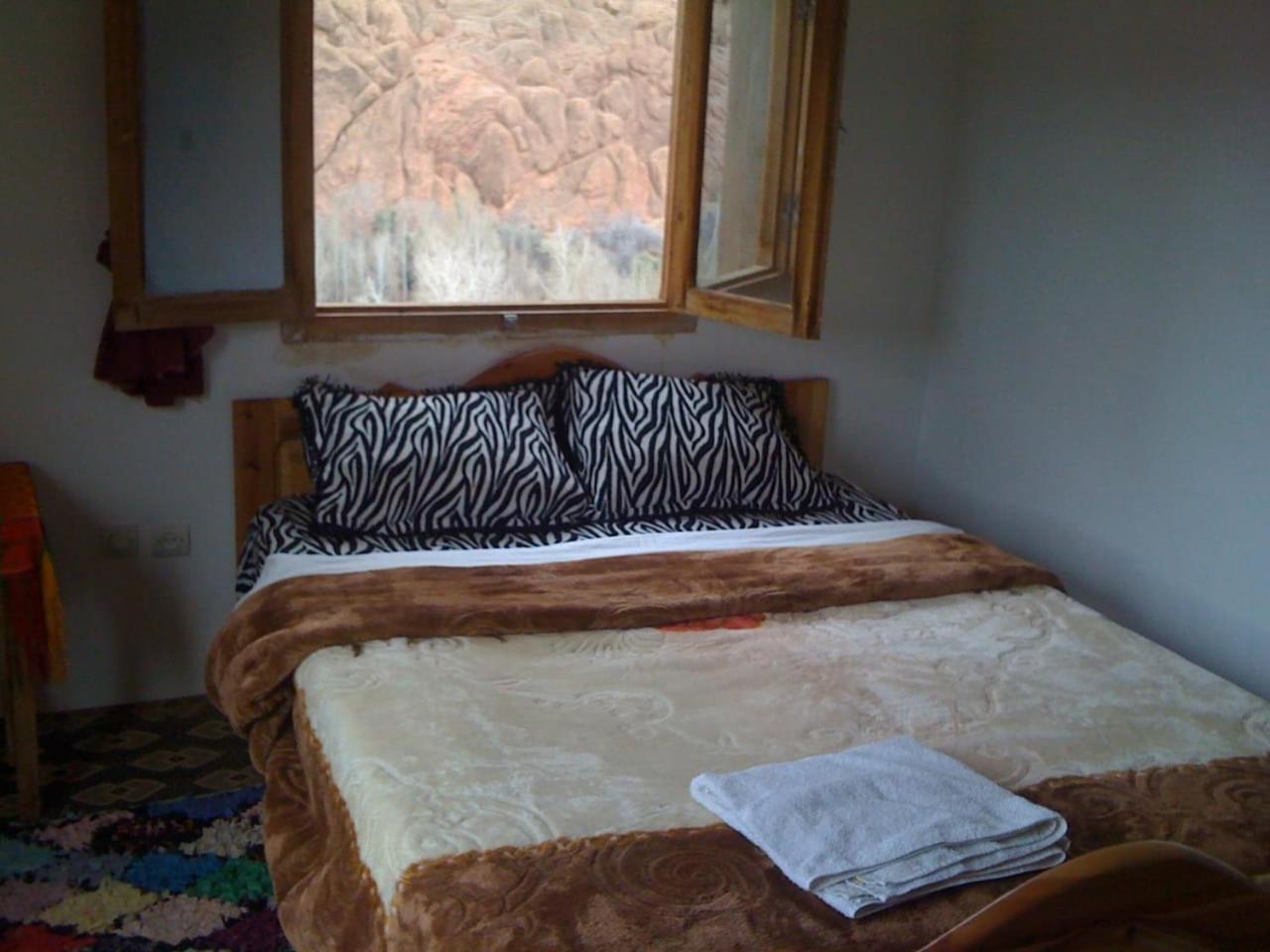 Large Double Room - Photo 4