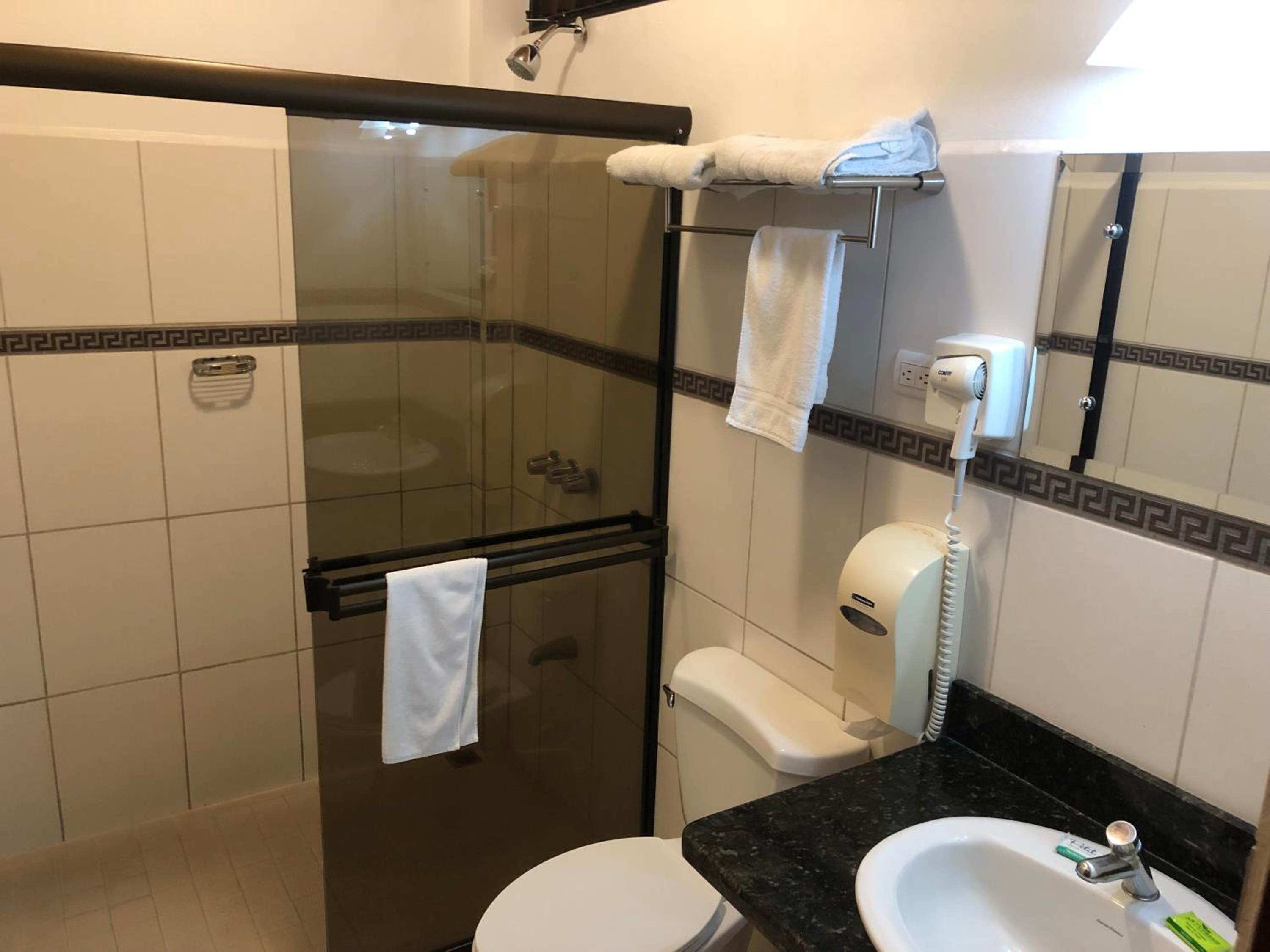 Classic Quadruple Room photo 2