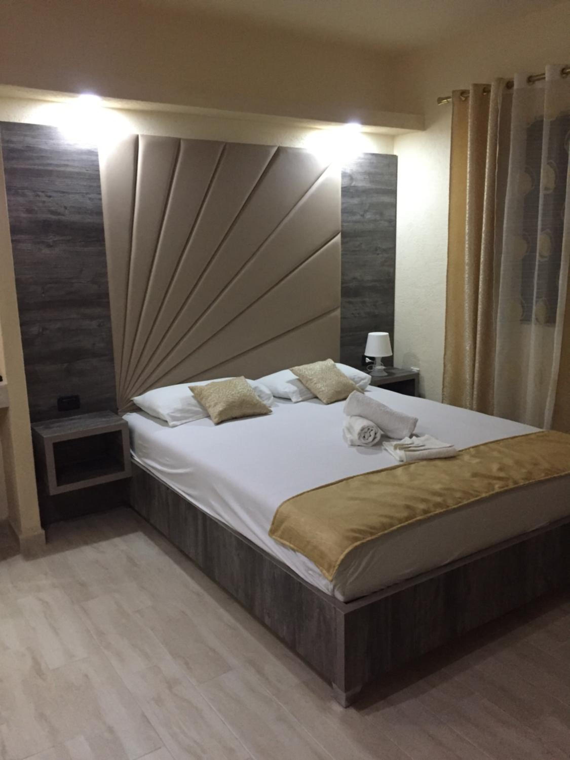 Triple Room with Balcony - Photo 19