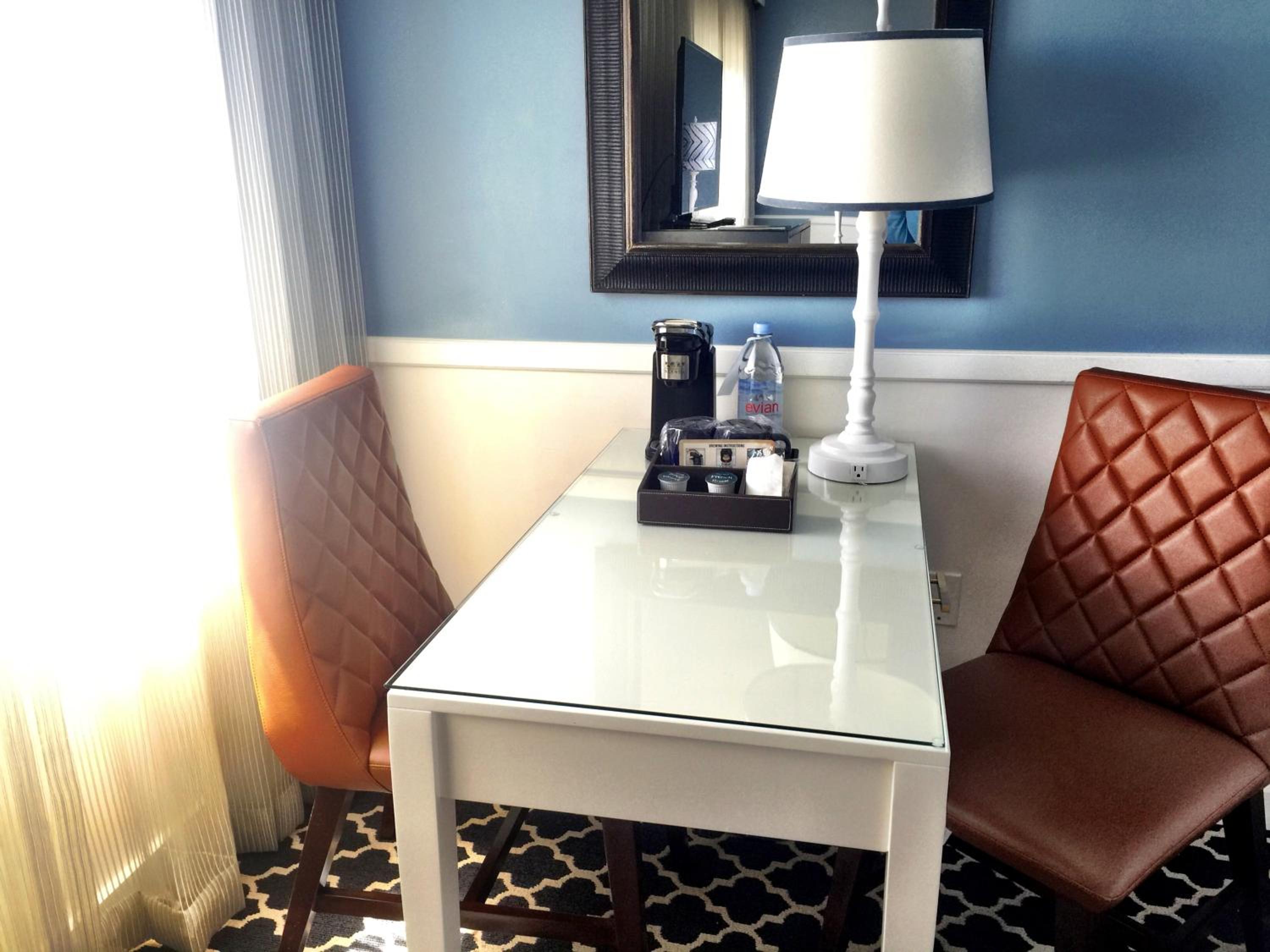 Deluxe King Room with Ocean View - Photo 9