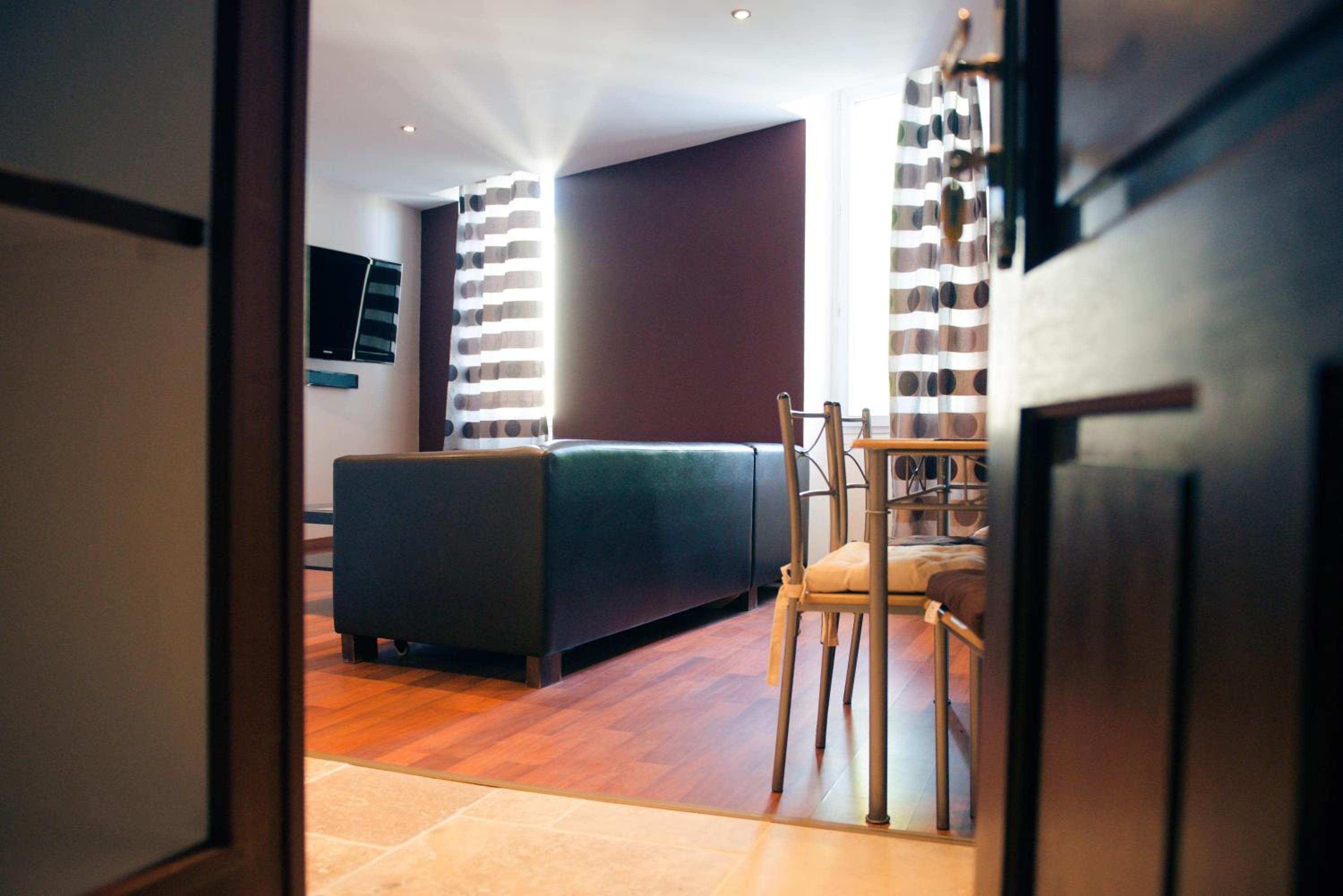 Apartment - Photo 4