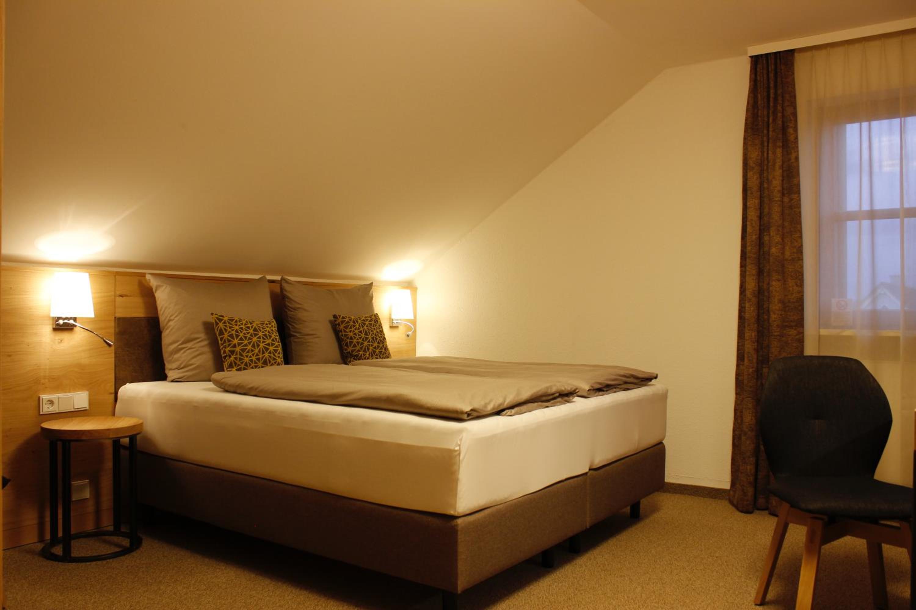 Double or Twin Room - Photo 5