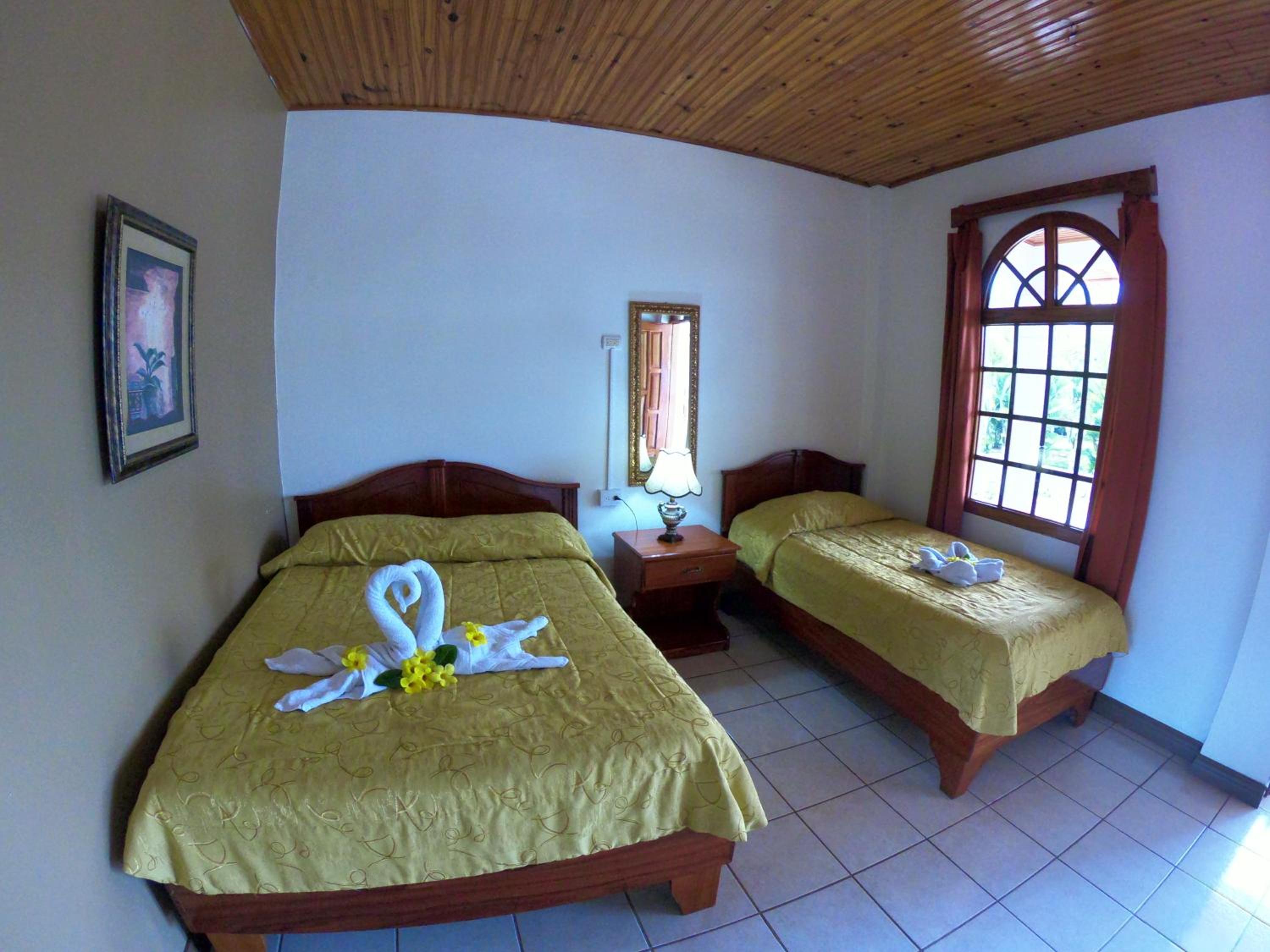 Triple Room with Private Bathroom photo 2