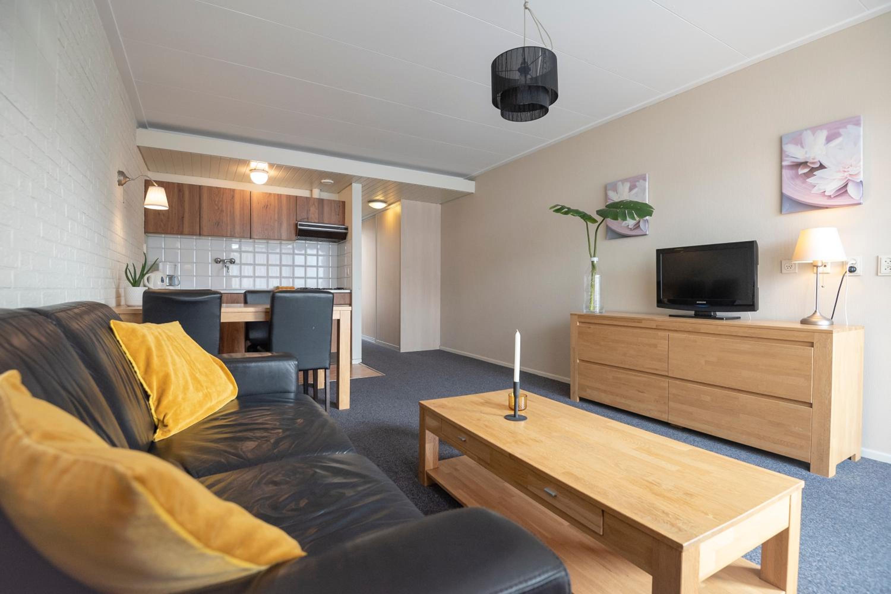 One-Bedroom Apartment - Photo 1